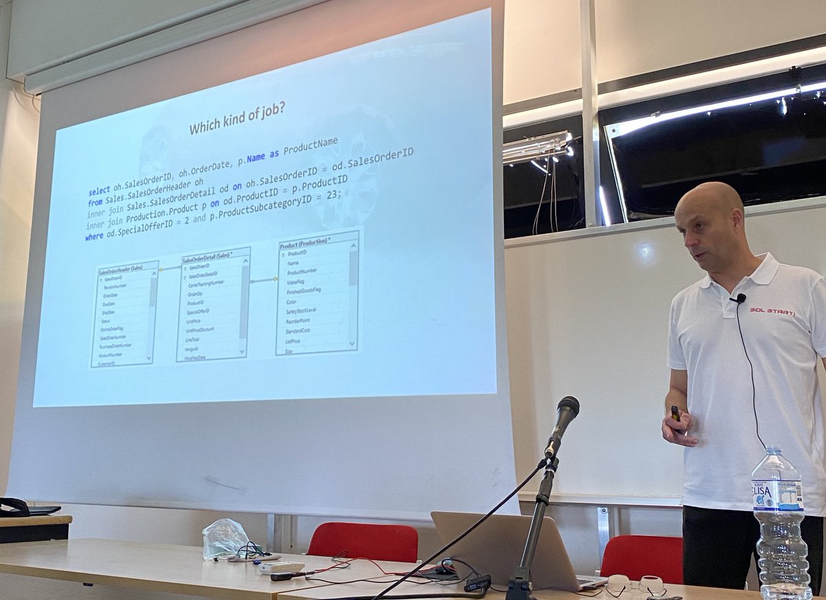 segovoni's tweet image. ⁦@AlexMortola⁩ on stage at SQL Start 2023! #sqlstart2023 #SQLServer #QueryOptimizer