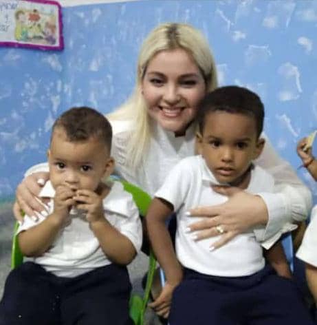Marinayajaira1's tweet photo. #15Junio Simoncito Comunitario Senifa Los Próceres recibe dotación de @vargas_alcaldia para la atención a la infancia en #comunidadesvulnerables @AlcaldeSuarez22 es Chávez y Carneiro en Revolución 🤝 @NicolasMaduro #pueblorevolucionario @_LaAvanzadora @delcyrodriguezv @dcabellor https://t.co/508C4BMkOM