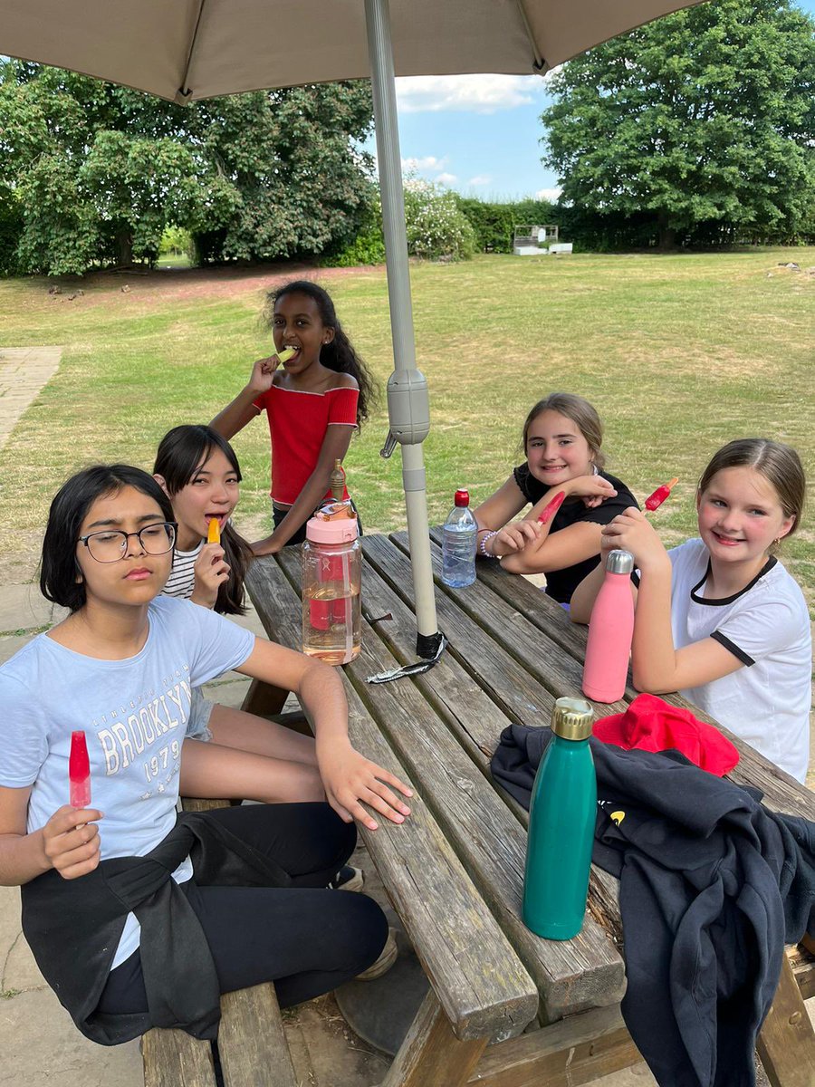 CampionClassE1's tweet photo. An ice lolly to cool us down in the glorious sunshine ☀️ @StAnnesgaCPS https://t.co/Kegupcvb6k