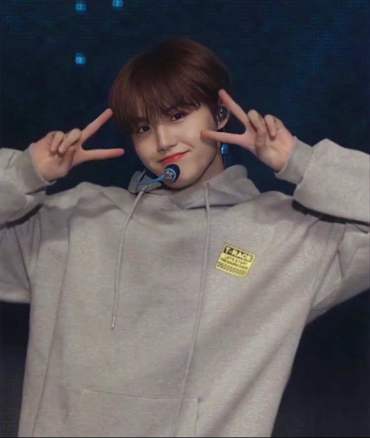 etherealdobby_'s tweet photo. Doyoung                                   Dobby https://t.co/zNOCU7yE06