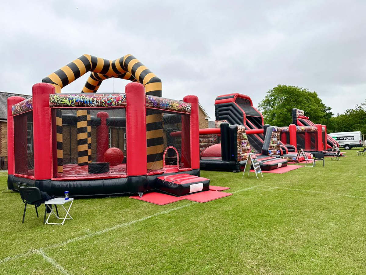 Check out the Graffiti-themed package in full display at a local school earlier this month 🤩

For more information about our packages, visit: leisuretimene.com

#BouncyCasteHire #EventHire