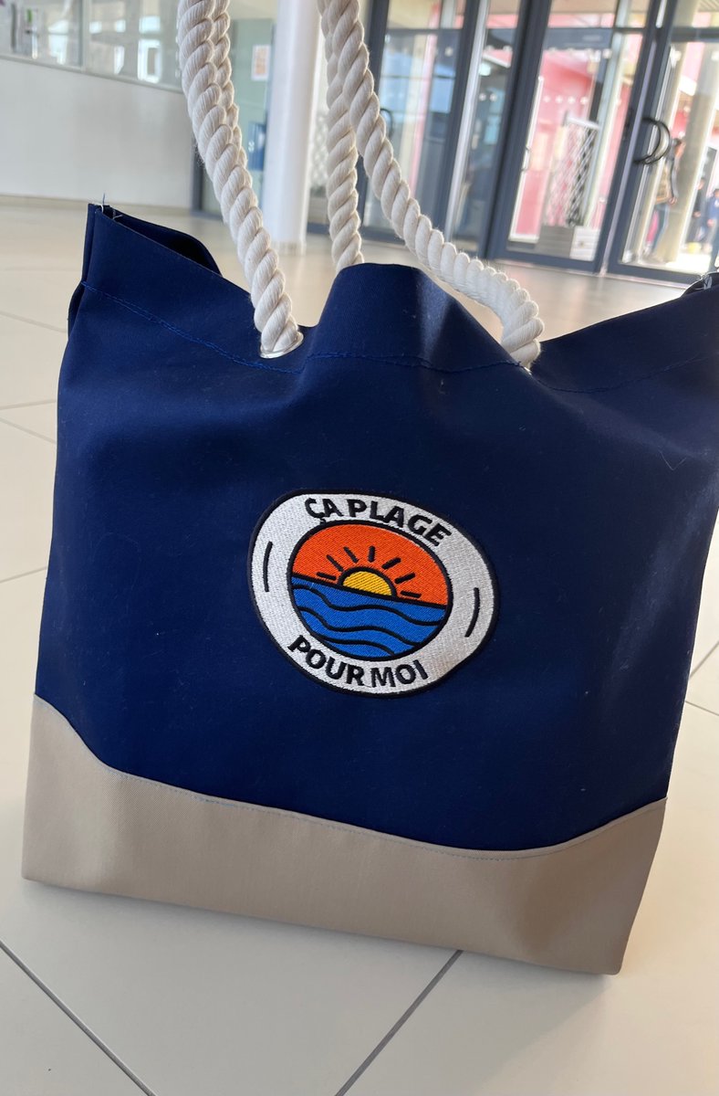 CurieBernay's tweet photo. Quand la Mini-entreprise fait son 📽️... cela donne envie !!!! Un énorme 👏 à tous les élèves et enseignants pour cette prestation.
Savoir se mettre en scène pour communiquer, un très beau pan de formation investi par nos Mini-Entrepreneur @MoncadaFra  
https://t.co/IoMXVw1jqk https://t.co/ulw2krO00N