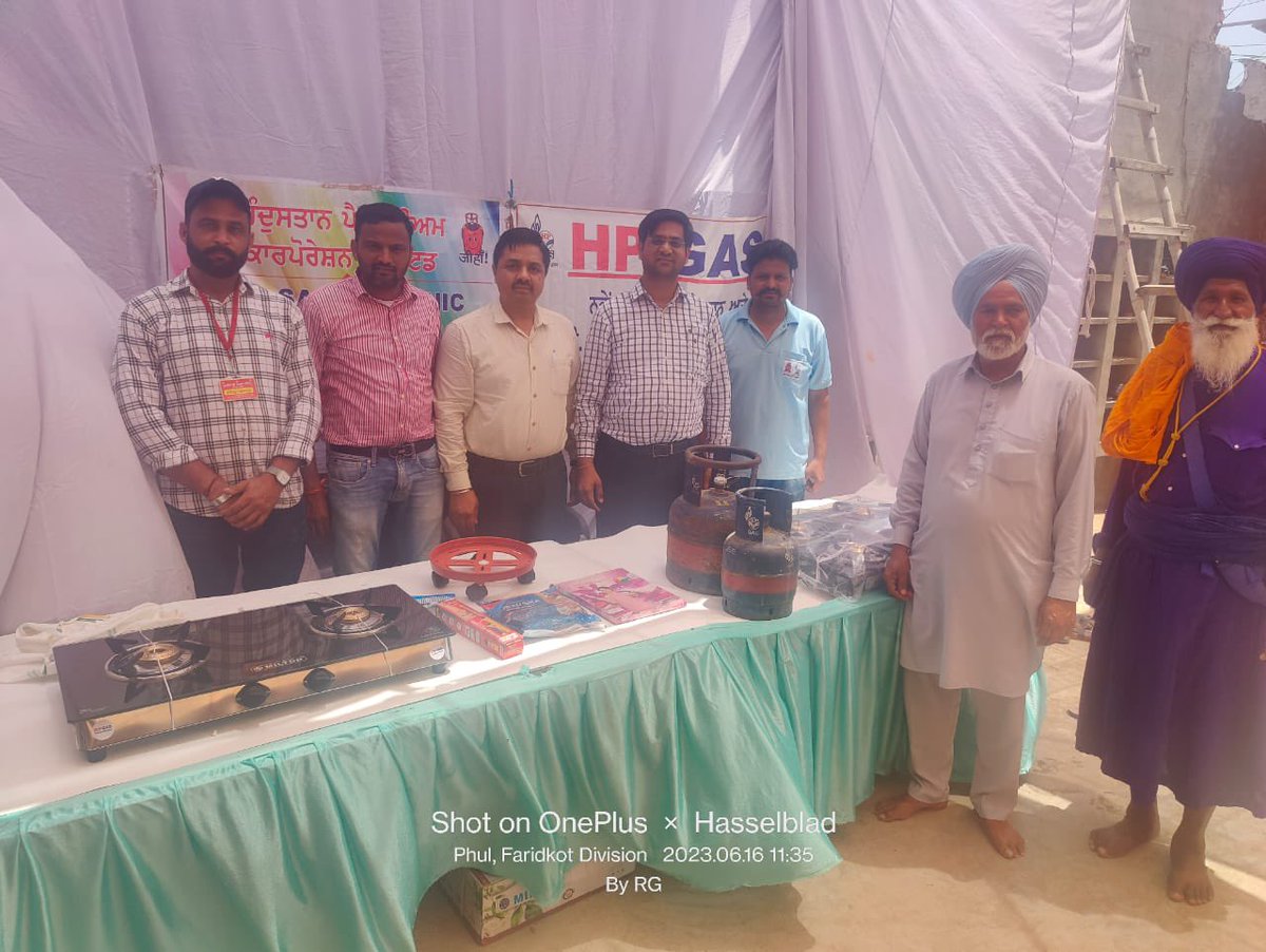 KkK_'s tweet image. Today at Bibi Paro Mela #HPCL #HPGas M/s. Singla Gas Service organised Safety Camp and displayed its products. #LPG supplies were timely ensured to the Committee with devotees visiting the shrine. Appu become an instant hit among the foodies  @HpclHspr @NZLPGSBU @Dharmendra_1967