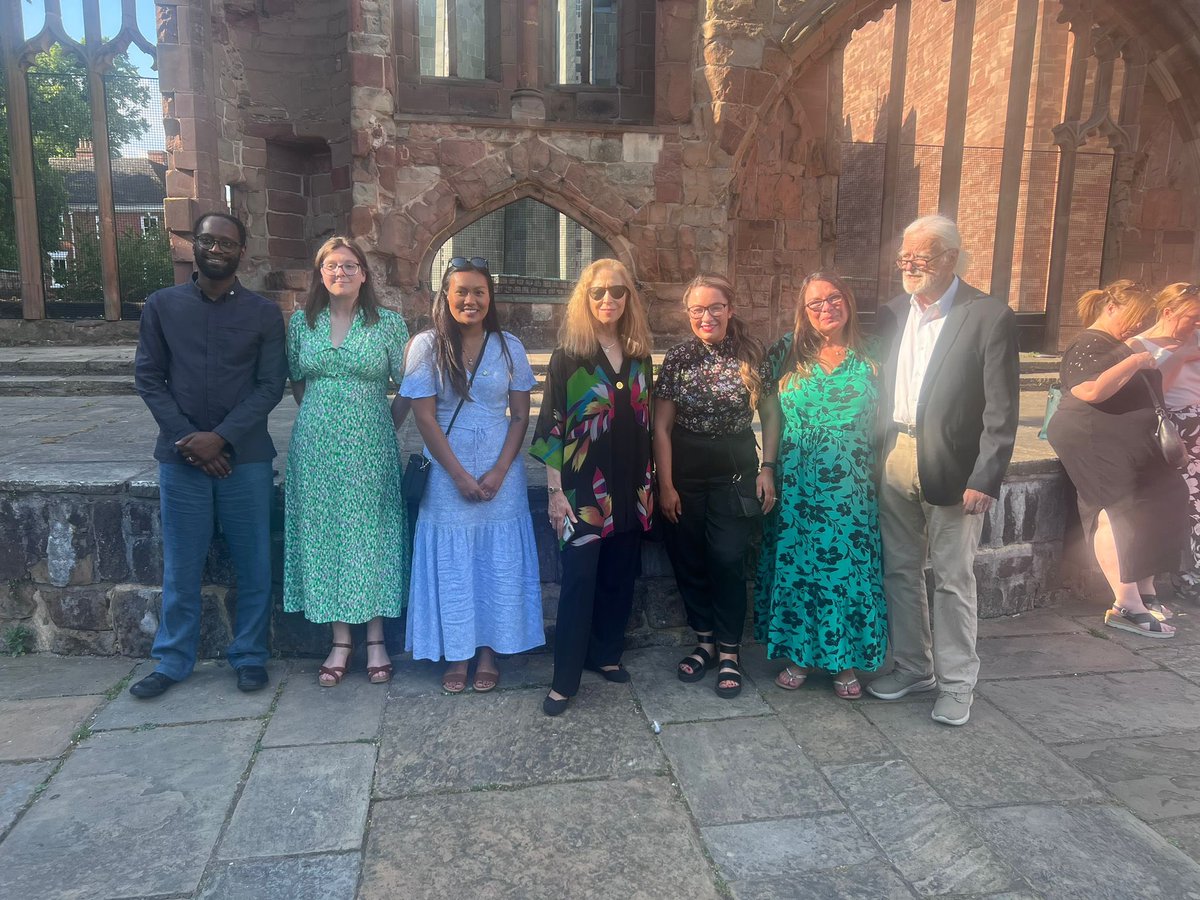 Some of our DAISY Honourees from @LeedsHospitals came to a wonderful DAISY celebration event at Coventry Cathedral yesterday and had the opportunity to meet Bonnie & Mark Barnes @DAISY4Nurses