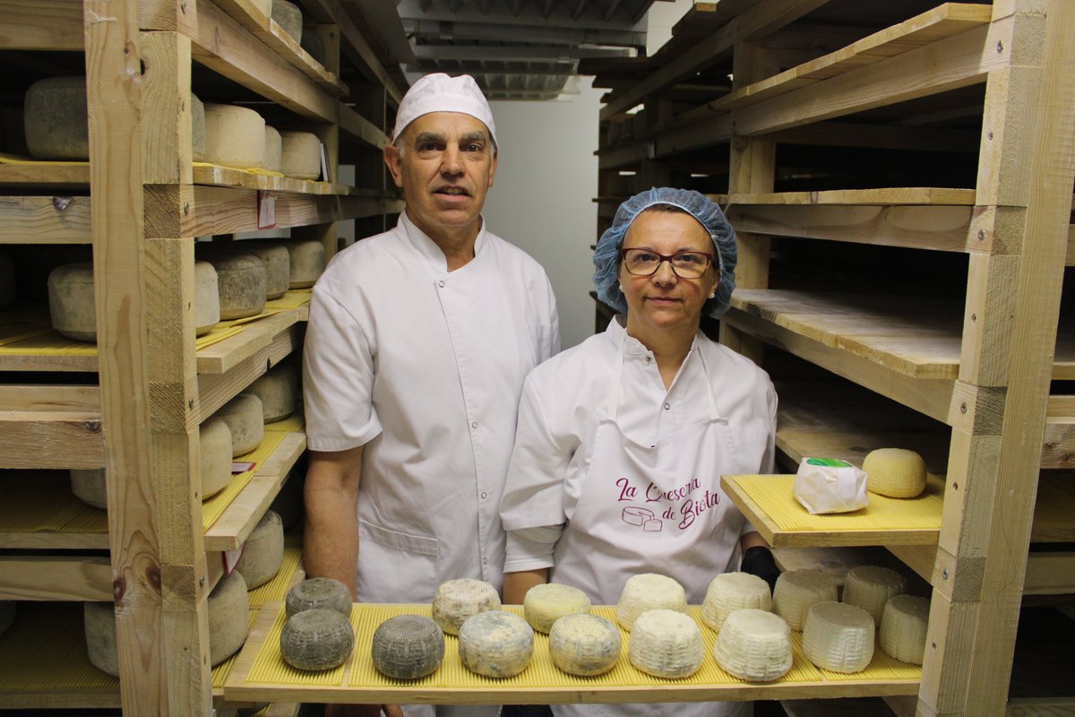 Con <a href="/aragonentumesa/">PonAragónentumesa</a>, nos metimos de lleno en el #consumo de proximidad haciendo una compra de productos locales en la <a href="/comarca5villas/">comarca5villas</a>🥩.
Una experiencia que descubrió la riqueza gastronómica de la zona y que nos ha animado más a apostar por la #GrastronomíaSostenible  🥔.