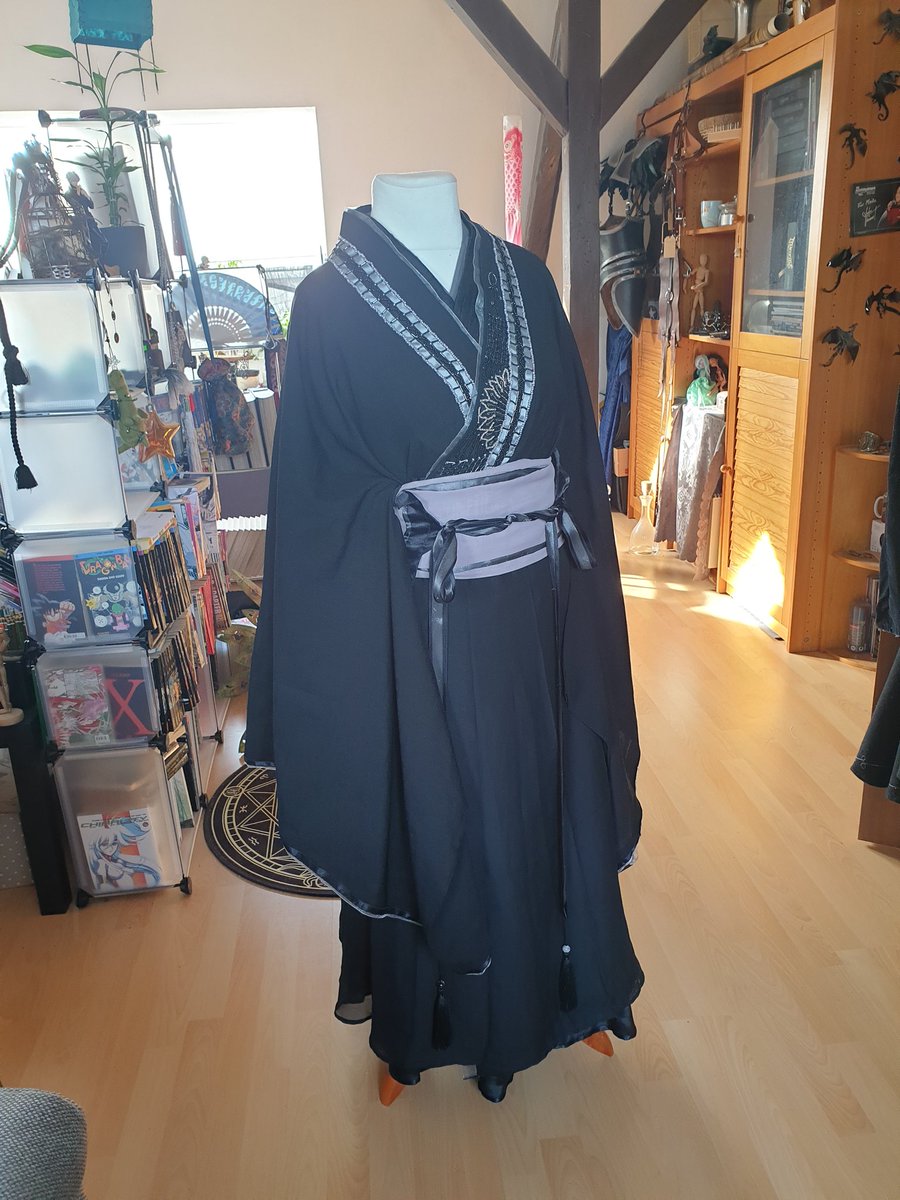 MorrigainCrow's tweet photo. #cosplay #hanfu #handmade  #pearls https://t.co/7gRICgrp4H