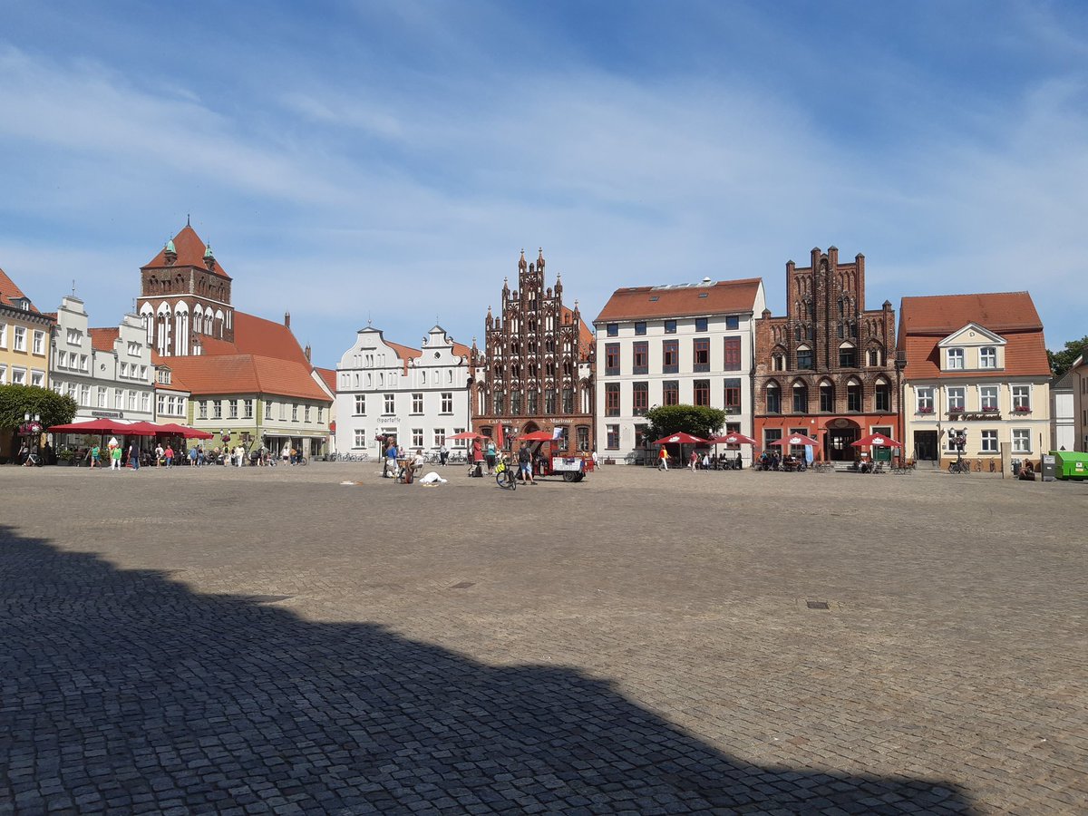 tschüss greifswald! und vielen dank für diese wunderbare möglichkeit zum austausch über digitale lesecommunities, literarische und netzliterarische umgangsweisen mit zeit und zeitlichkeit, die bedeutung von zeitsouveränität u.v.m. @ggw_hgw #sfb1288ingreifswald