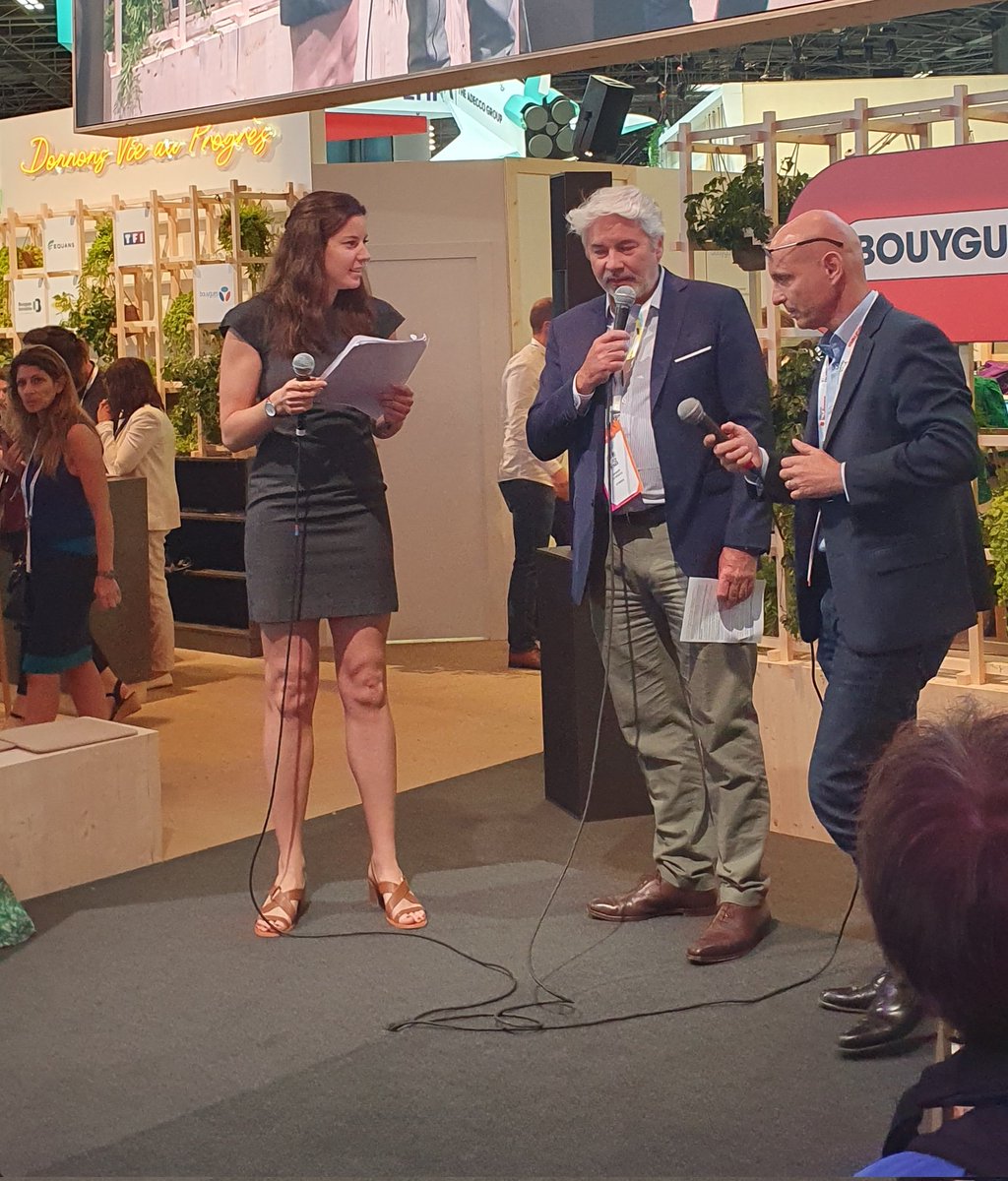 "Augmentation de 67 à 94% du respect de la priorité pietonne porte de Sèvres à Paris grâce a #Flowell, le marquage interactif de <a href="/GroupeColas/">Groupe Colas</a>" <a href="/leboulch92/">Laurent LE BOULC'H</a> #VivaTech2023