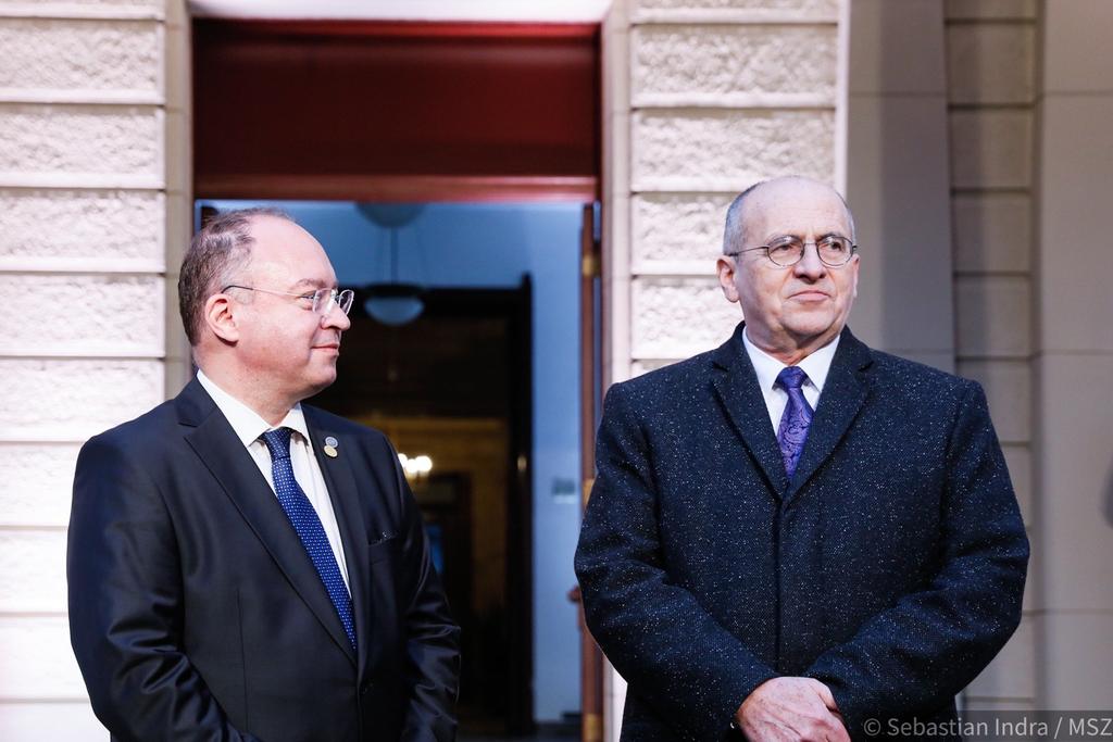 RauZbigniew's tweet image. My dear friend @BogdanAurescu, I express my appreciation for your hard work in a demanding field of international relations. We have elevated our bilateral ties from very good to excellent.

Bogdan, I wish you a lot of success as the 🇷🇴 Presidential Advisor for Foreign Policy.