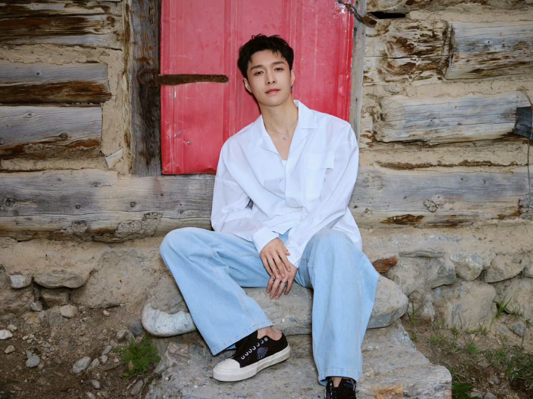 xing74's tweet photo. Happy Weekend Baobei ❤️❤️

#LAY  #Yixing #张艺兴  @layzhang https://t.co/qV4httzcR0