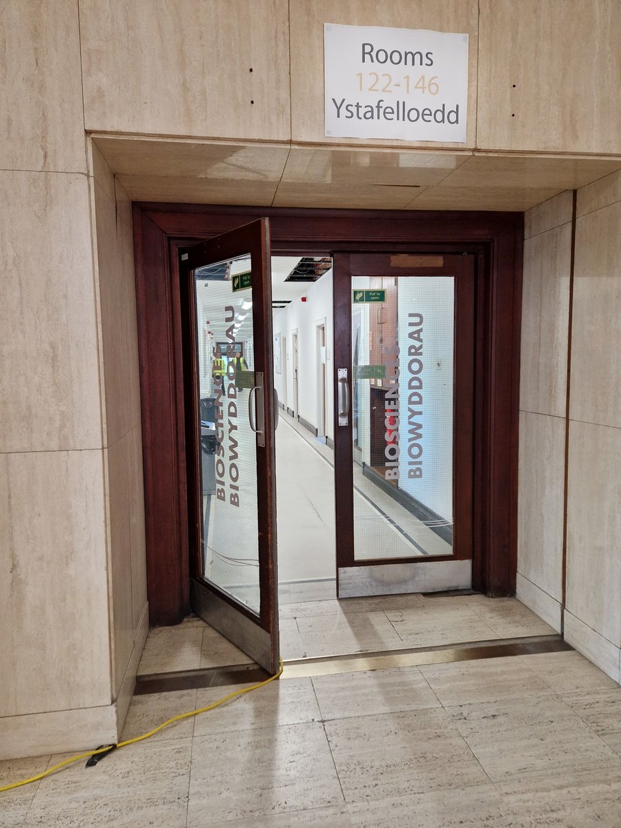 SxSwansea's tweet image. A collection of window and door graphics produced and fitted for various departments in @swanseauni by the team last week!

#directionalsignage #wayfinding #internalsignage #windowgraphics #doorgraphics #vinyloftheday #signmaker #signagesolutions