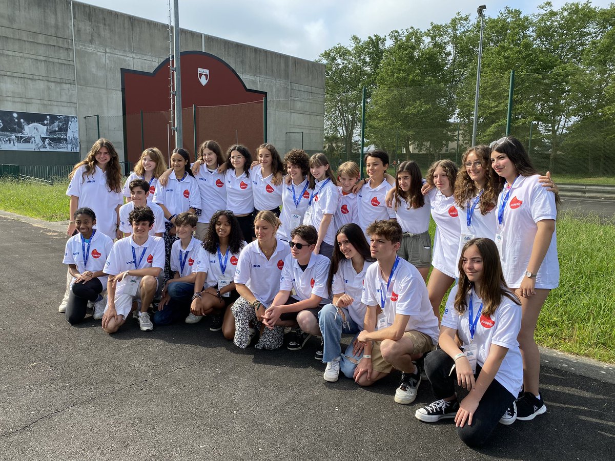 Nos JRI au sein de la salle de conférence de <a href="/pauorthez/">Elan Béarnais</a>  🙏 et l’occasion de mettre en avant la pelote basque sur le fronton de Pau pour une nouvelle discipline aux <a href="/JIJ_AEFE_UNSS/">Jeux internationaux de la jeunesse</a>