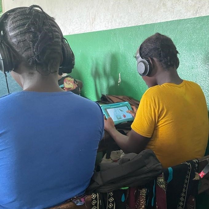 CanHCMozambique's tweet photo. 🇨🇦 celebrates the #DayoftheAfricanChild calling for more access to the opportunities offered by the digital environment, in particular for children in remote areas, and increased protection of children in the digital space. #DAC2023 https://t.co/uPKcgibGpe