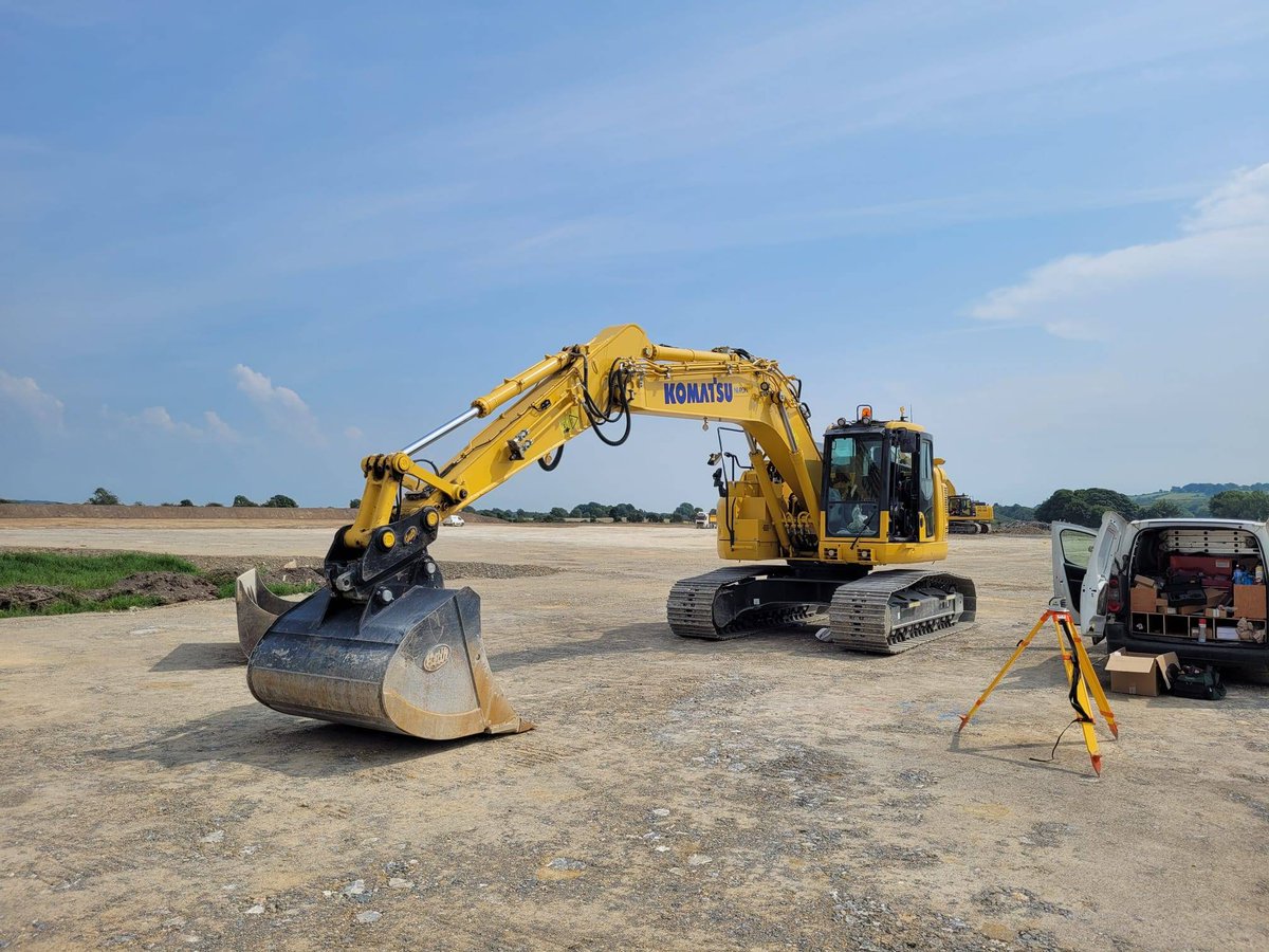 hitechniques's tweet image. Beautiful couple of days in Foynes this week fitting #Unicontrol3D system for Niaron on their new Komatsu228.

#machinecontrol #excavator