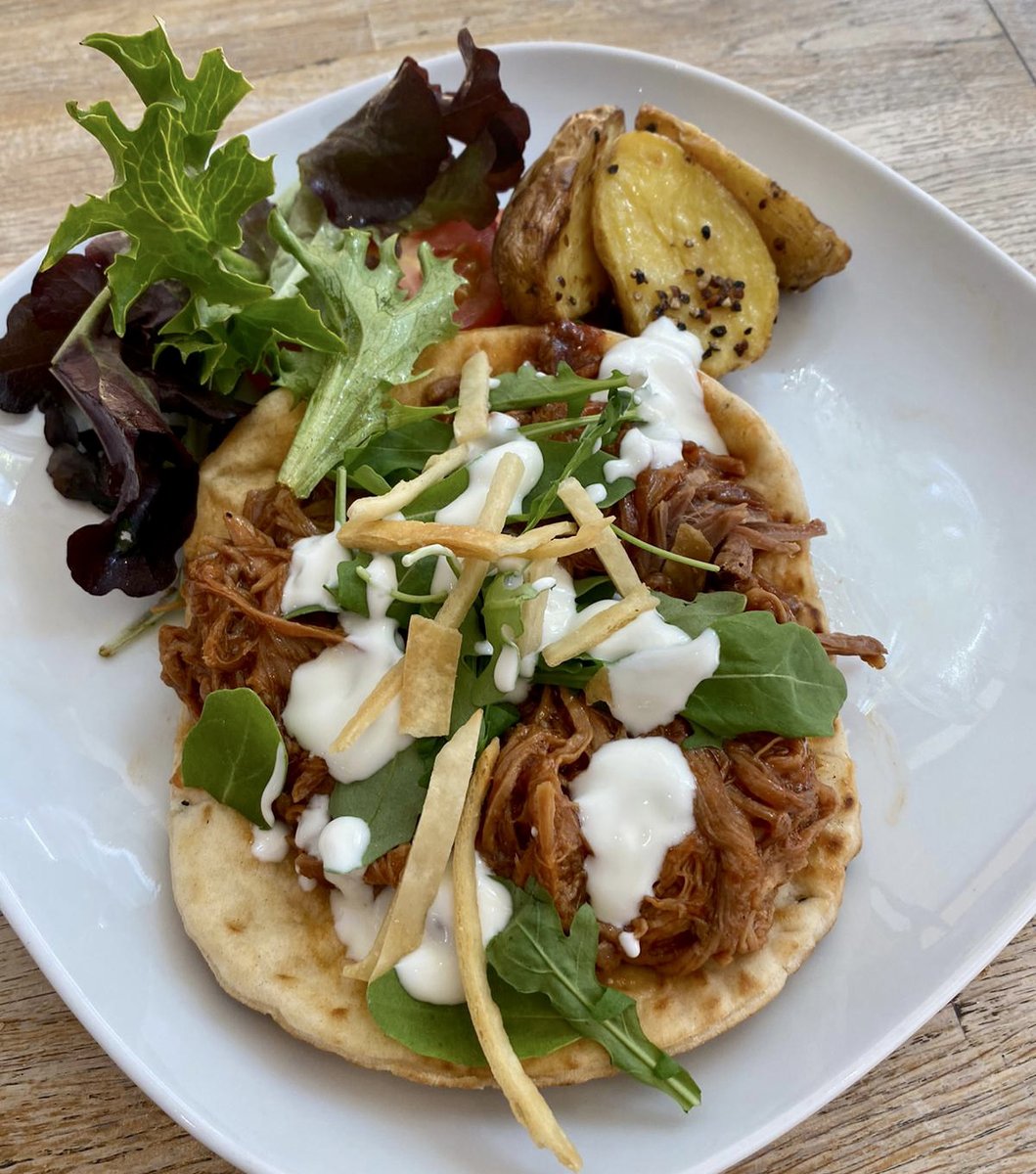 tf_scotland's tweet photo. The perfect lunch: slowly cooked pork shoulder in pitta! 🤩

Fantastic work from the team at Loretto School. https://t.co/MJCMbNAskf