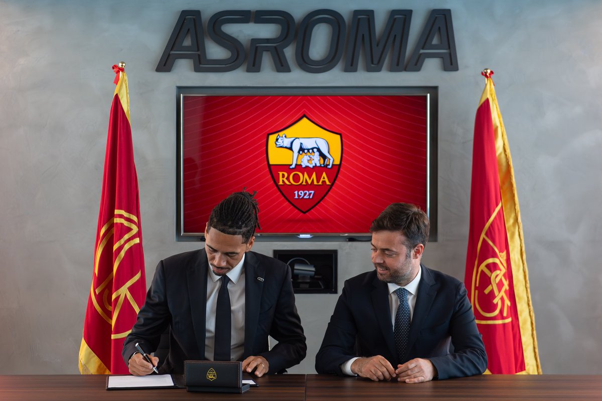 JLFOmniSports's tweet photo. Daje Roma!! Showing up everyday takes courage. I have never worked with a more consistent individual than @ChrisSmalling A leader, a winner, world class in every aspect. Delighted to extend his journey with @OfficialASRoma https://t.co/D9AOW6lF1k
