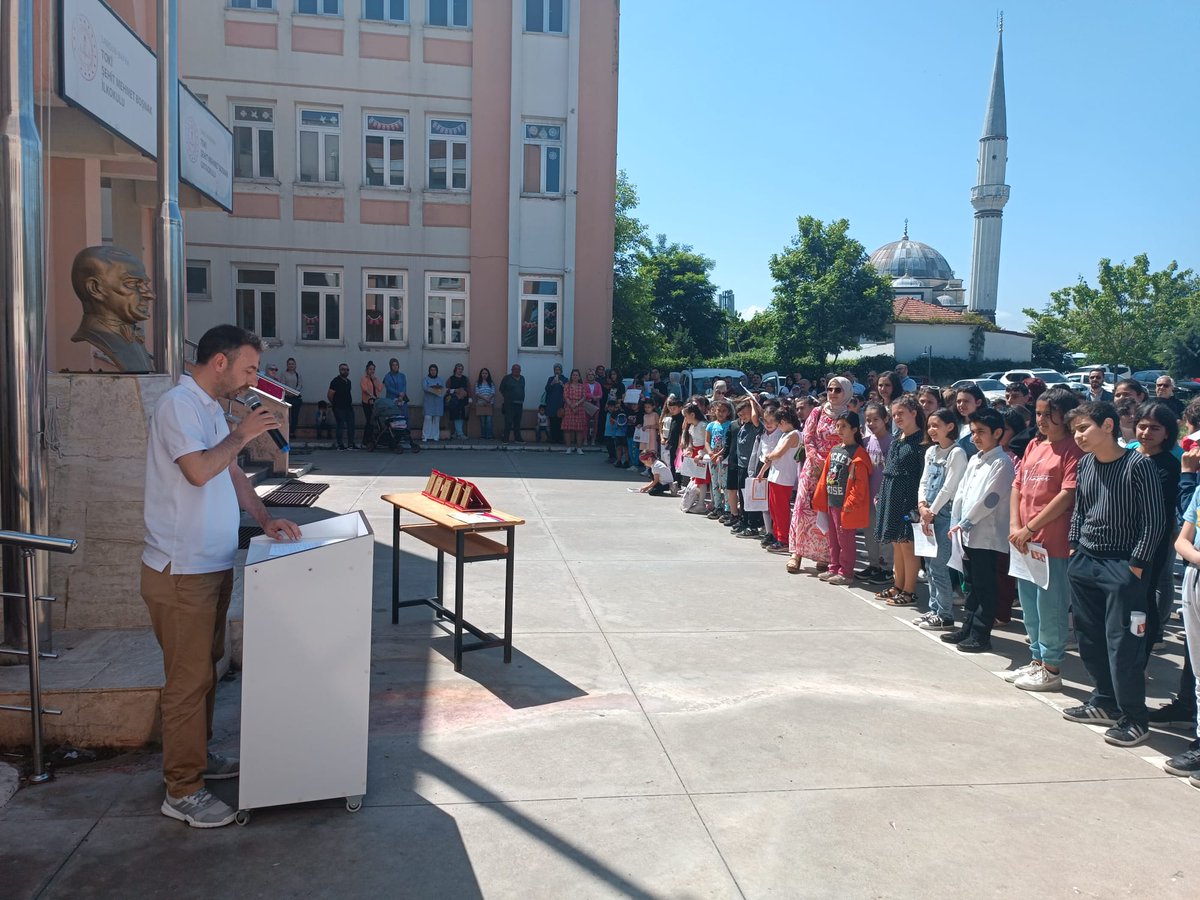 Sene sonu karne törenimizi yaptık. Tatil başlasin... 
<a href="/mehmetalikatip1/">Mehmet Ali KATİPOĞLU 🇹🇷</a> 
<a href="/CevdetErturkmen/">Cevdet Ertürkmen</a> 
<a href="/bafrakaymakam/">Bafra Kaymakamlığı</a>