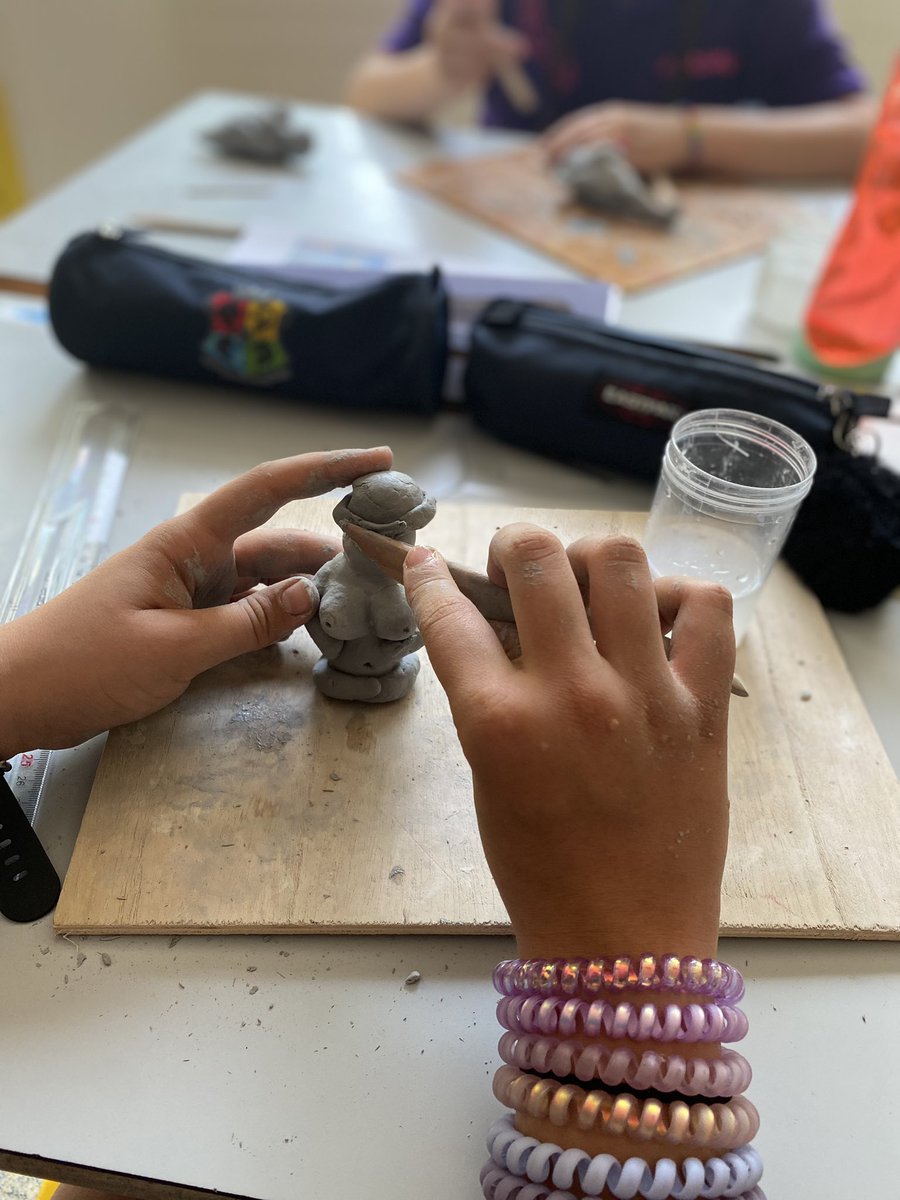 EMihiel's tweet photo. Premier jour de notre projet  #peac le petit monde du parc avec @manongalland et @ventdesforets . Journée modelage @DSDEN55 @daac_nancy_metz @ICommercy https://t.co/lIYFNiRxlU