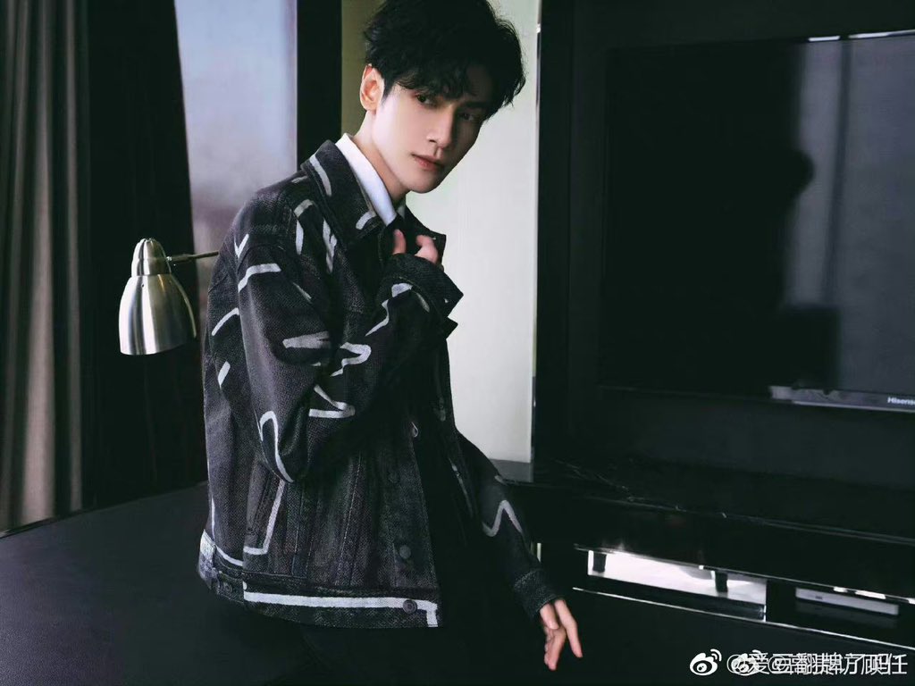 🍉Costume drama “Daylight Lantern/ 白日灯笼”
Female Lead: #LiuShishi
Male lead: #ChenXingxu or #LuoYunxi

#Cpop