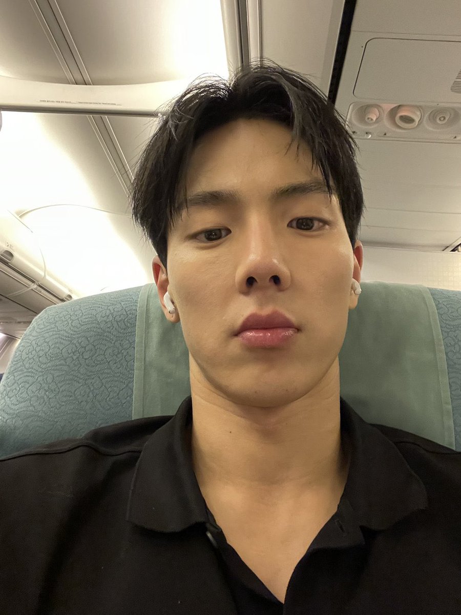 shownu posted this photo on fancafe 🤎