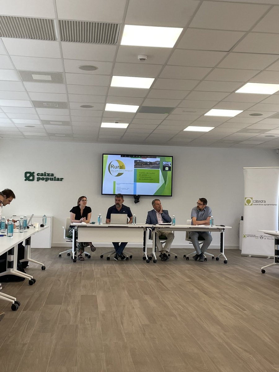 catedracae's tweet photo. 2ª mesa de experiencias sobre la #gestióndirectadelatierra con la Cooperativa de Benaguasil, Grup Unió y la Cooperativa del Viver https://t.co/FCfrx42Xk1