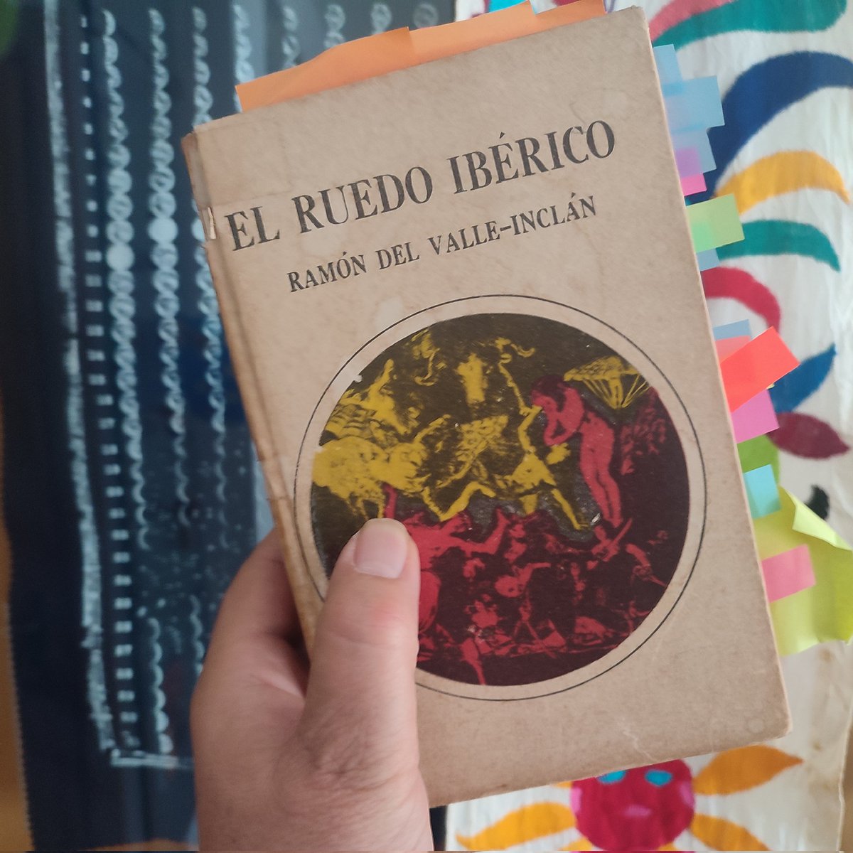 Rivasbarrs's tweet photo. ¡La mejor protesta, un libro en la mano!
A mellor protesta, un libro na man!
La millor protesta, un llibre a la mà!
A melhor protesta, um livro na mão!
Protestarik onena, liburu bat eskuetan!
¡La meyor protesta, un llibru na mano! https://t.co/5Mfor2B0Ql