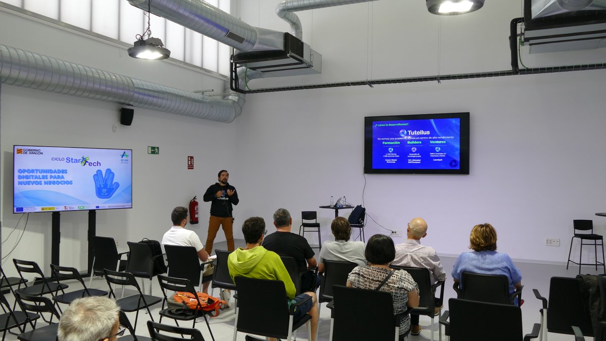 ITA_tecnologia's tweet image. Hoy en el #DIC_ITAINNOVA

Primer Taller del ciclo #StarTTech relacionado con el emprendimiento y campos de innovación para #pymes en 2023 @IAF_Aragon @GobAragon 

Con Chema Prieto CMO de @tutellus realizado en @ITAINNOVA en el marco del @AragonDih #AragónEDIH