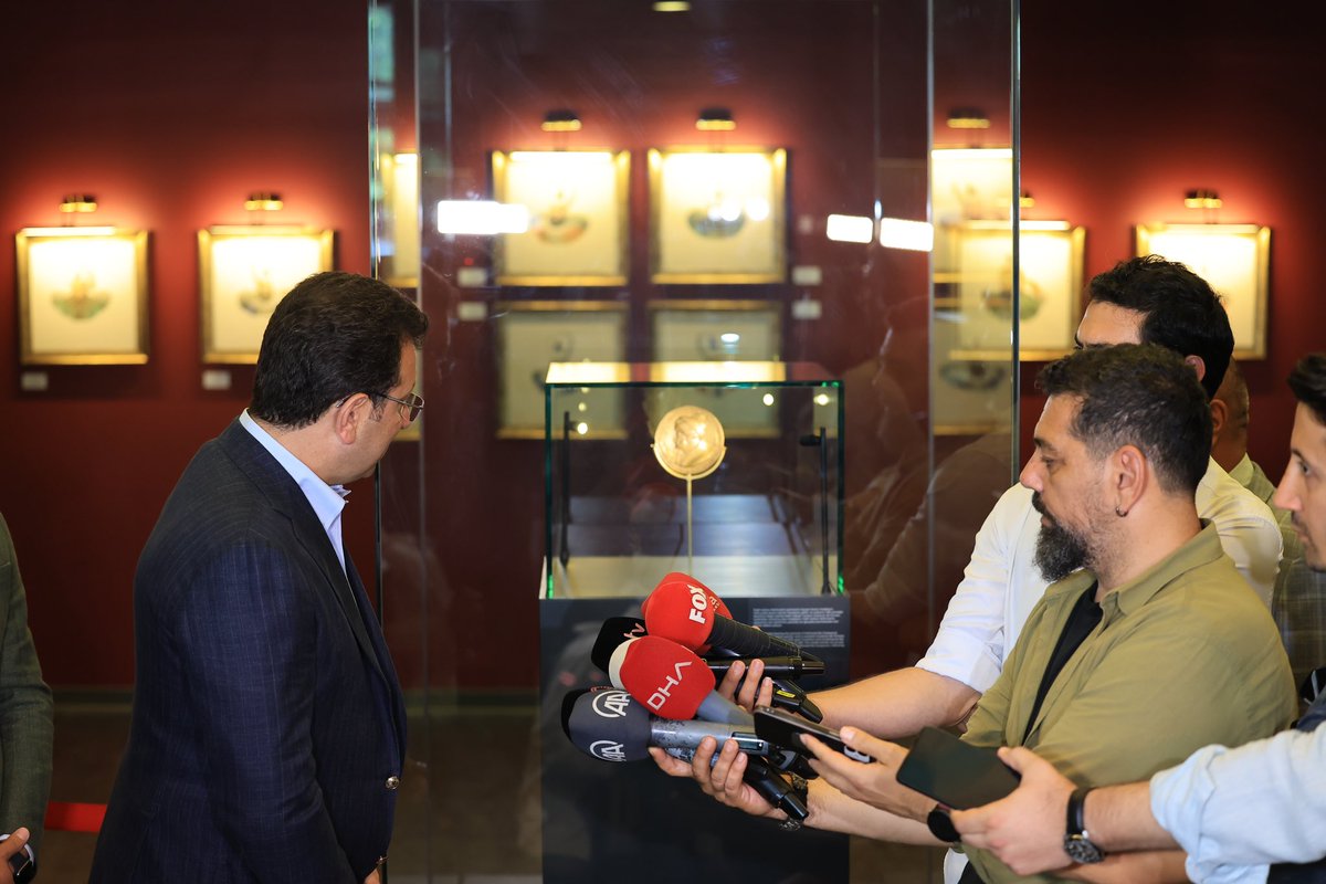 ekrem_imamoglu's tweet photo. İstanbul’a kazandırdığımız bu nadide eseri mutlaka görün. 

Costanzo da Ferrara tarafından 1481'de yapılan Fatih Sultan Mehmed'in bronz madalya portresini Panaroma 1453 Müzemizde sergilemeye başladık. Herkesi bu müzede fetihi ve Fatih’i daha yakından tanımaya davet ediyorum. https://t.co/JspdECFBhH