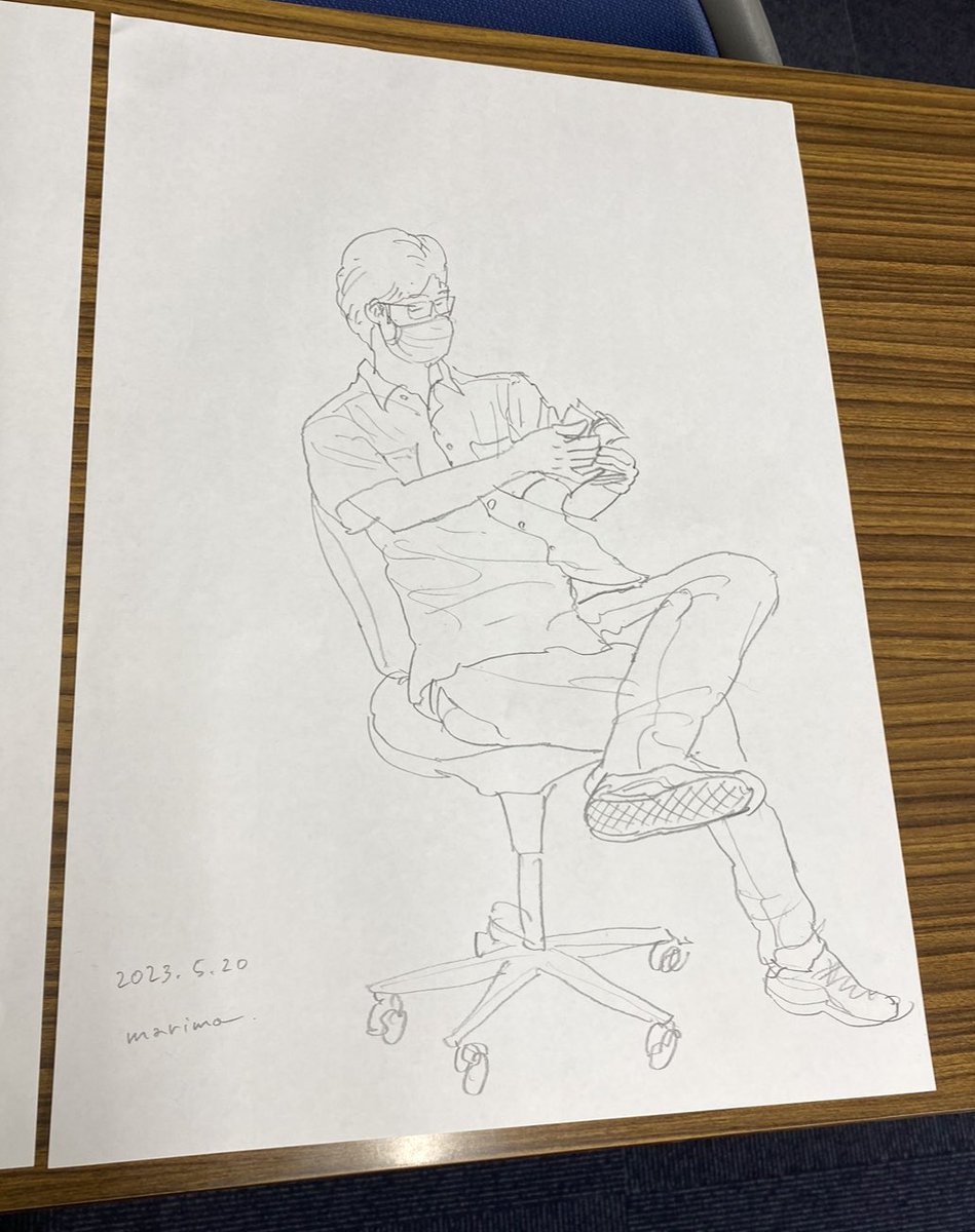 marimooo96's tweet photo. 5分クロッキー、毎週授業でやっています。
女の子が皆おしゃれしてきてくれてて楽しいです◉ https://t.co/XGFc3tzVGn