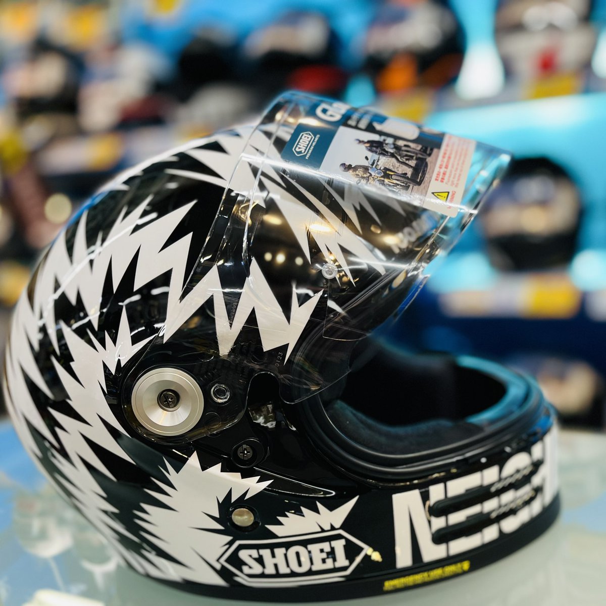 RicolandKashiwa's tweet photo. #Glamster 限定モデルも少しだけ
入荷してきましたよー🌈
#NEIGHBORHOOD
#DeathSprayCustom
S.M.XLサイズ少量あります!
お早めに🤗
#SHOEI
#ライコランド柏店 https://t.co/dsQNrhfwSG