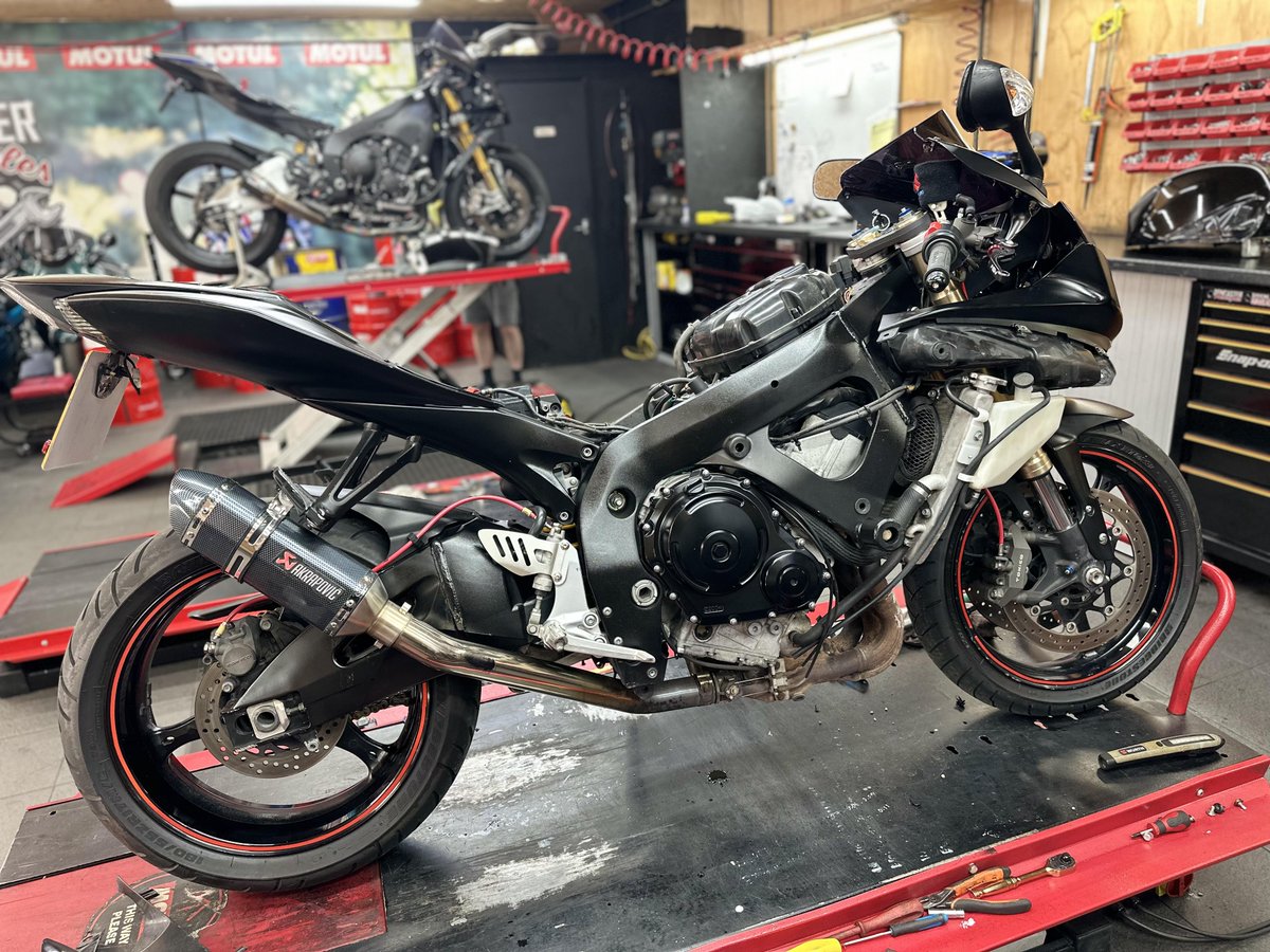 DMC_Motorcycles's tweet photo. A little snippet into the Suzuki GSXR full service JC Guns has taken care of for Mick.
#doncastermotorcycles #doncasterisgreat #jcguns #doncaster #motorcycle #motorcycles #motorcycleworkshop #suzuki #suzukigsxr #gsxr https://t.co/nZd9b5UXfX