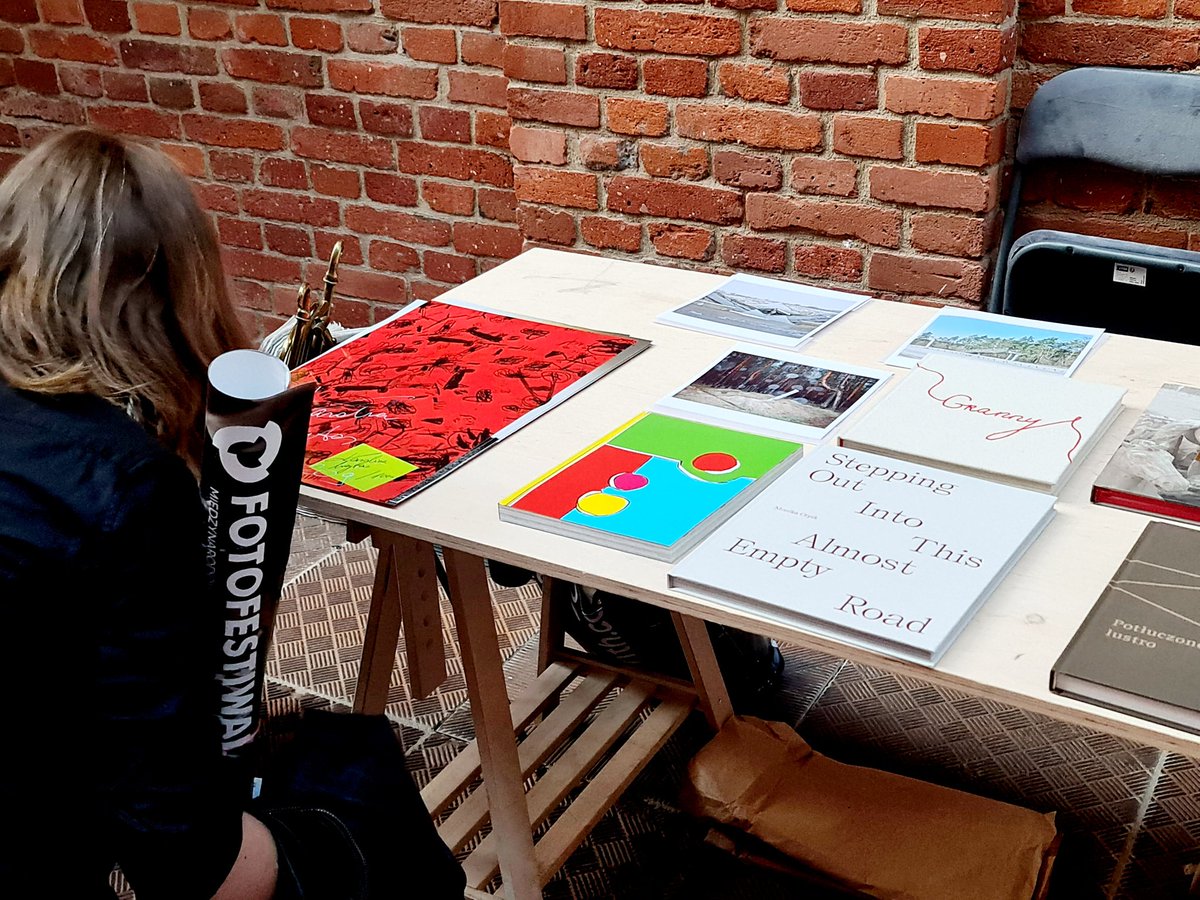 art_morozova's tweet photo. Granny book at Fotofestiwal in Łodz, Poland 🤩
#grannybook
#grannyproject
#Ukrainianart
#Ukrainianartist
#Olenamorozovaart https://t.co/ip7GuRhDka