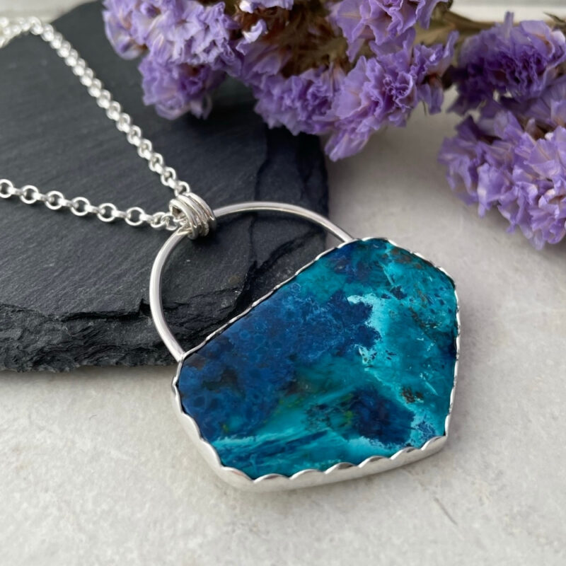 HancoxTextile's tweet photo. @BritishCrafting I love this pendant from @laura_llew_des The turquoise stone reminds me of a deep blue pool. I just want to dive right in! https://t.co/FyUDMgDNyy #tbchrelauch https://t.co/NPOPe8yAGG