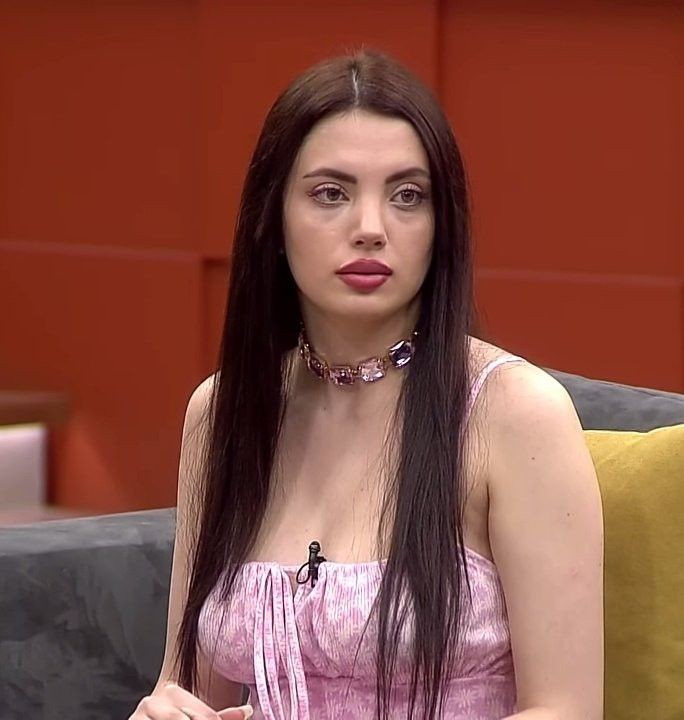 Okan on Twitter "Kısmetse olur tarihinin gelmiş geçmiş en güzel kızı Elif Nur Yel dir"