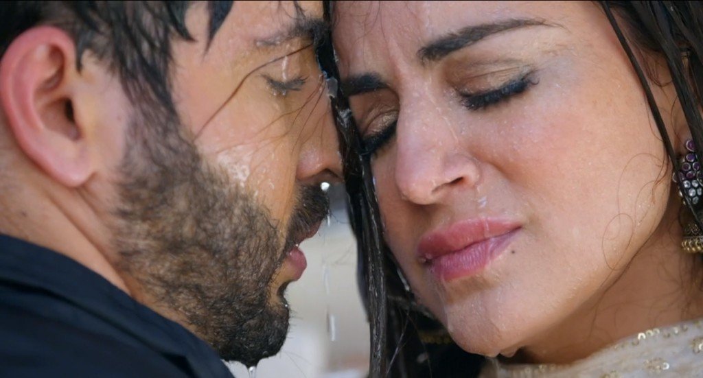 mujhe neend aati nahi hai akele
khwaabon mein aaya karo

UNIVERSE OF PREERAN