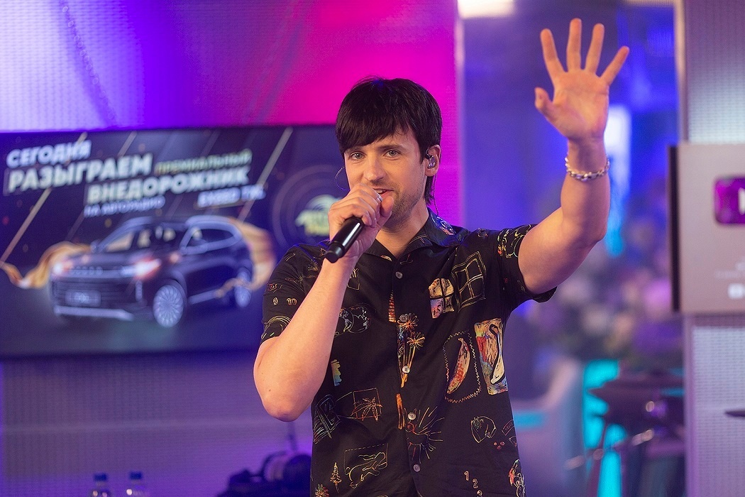 KoldunMedia's tweet photo. _ @dkoldun поддержал праздничный марафон-акцию «Много денег. Юбилейный сезон" на Авторадио.

14.06.2023 https://t.co/w4Haawg0OQ