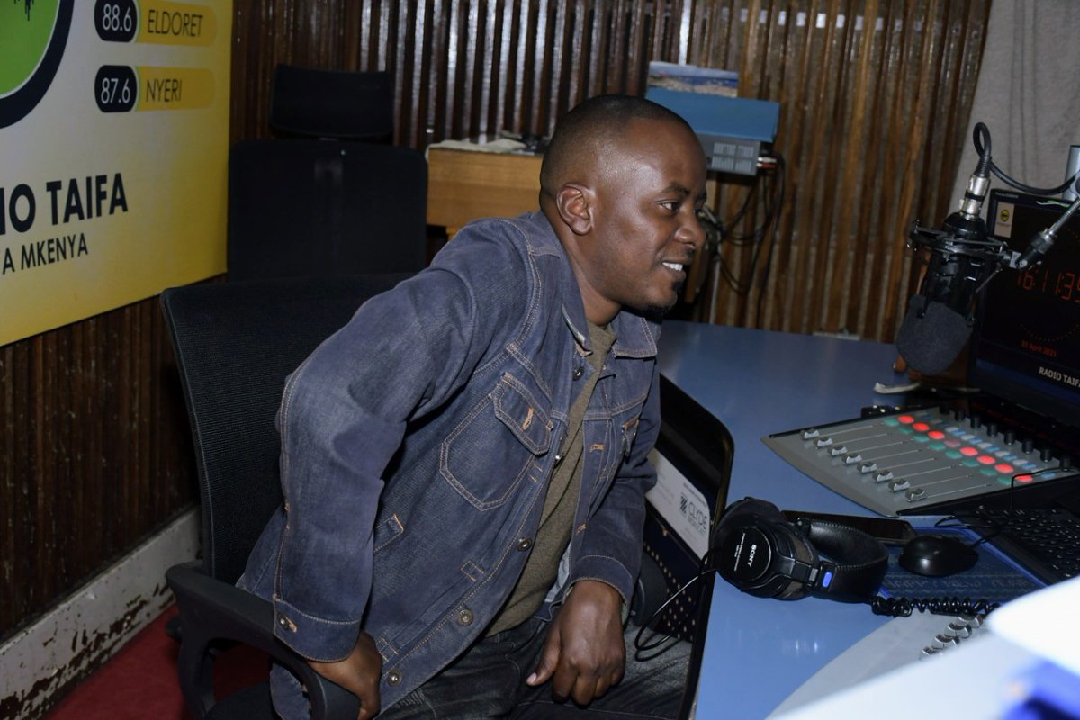 #ReggaeVibesKbc Ijumaa edition hewani 2pm - 4pm . Twende nalo wakuu... 
#ReggaeMusicSoNice