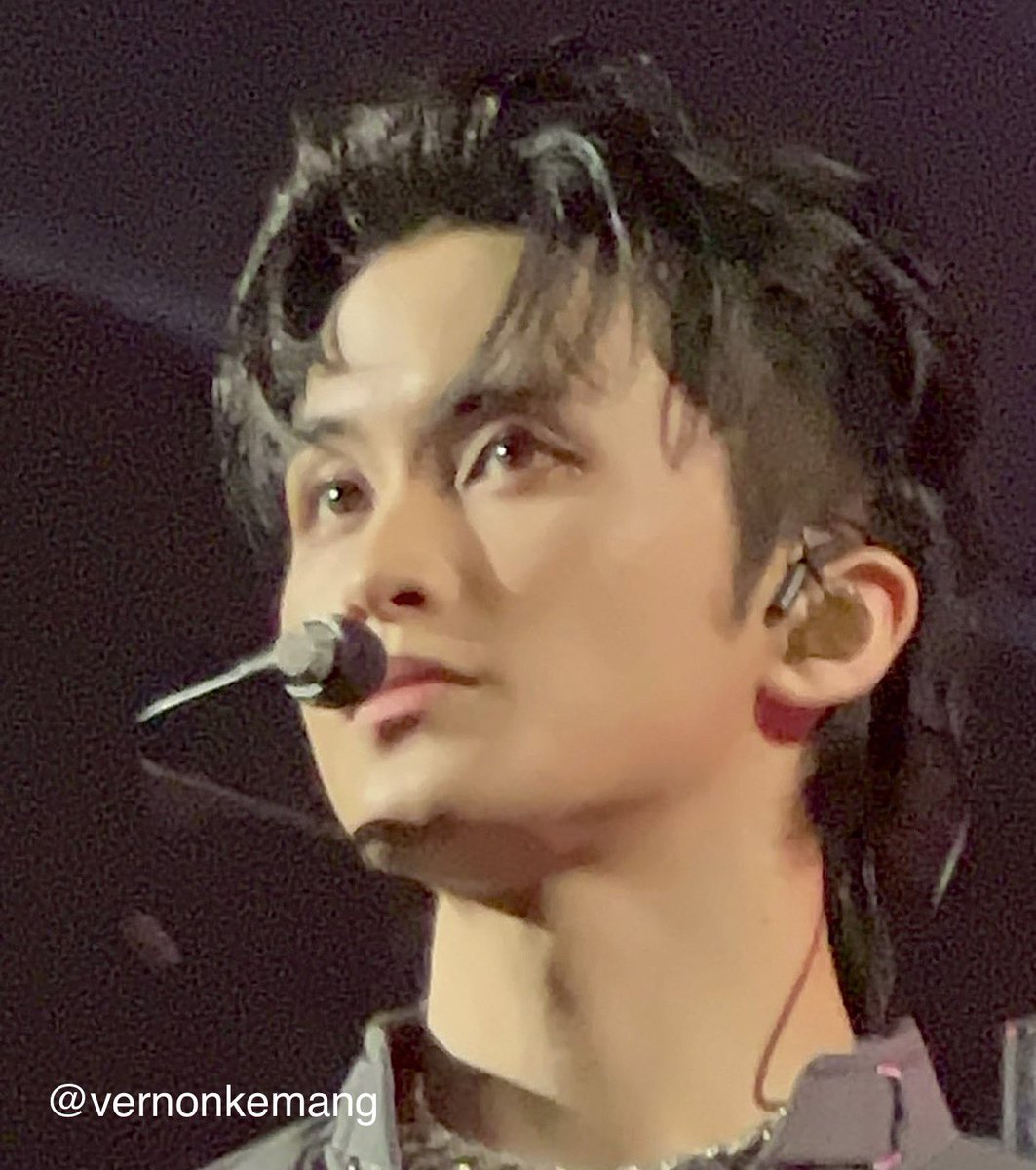 MARK UNDERCUT BLACKHAIR???????
