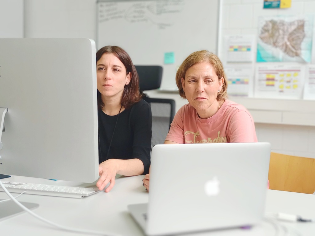sredURV's tweet image. 📰El @deimurv amb @claragranell i Montse García @CuaiCap, el Servei de Recursos Informàtics i TIC i el @sredURV han integrat un nou plugin #CodeRunner que incorpora un nou tipus de pregunta als qüestionaris per a aprendre programació👩‍💻
➡️shorturl.at/ejqBV
#URV #universitats
