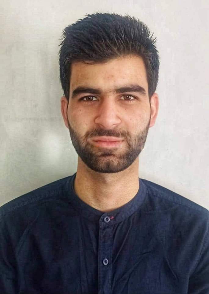 That's impressive to hear! Congratulations to Abdul Basit from Chewakalan, Pulwama, for securing AIR 113 in UGC-NEET. Being the topper from #JammuKashmir   is a remarkable achievement.

#YouthOfKashmir #Kupwara 
#ProgressiveKashmir 
#EducatedKashmir
#Kashmir  #NEET #TejRan
