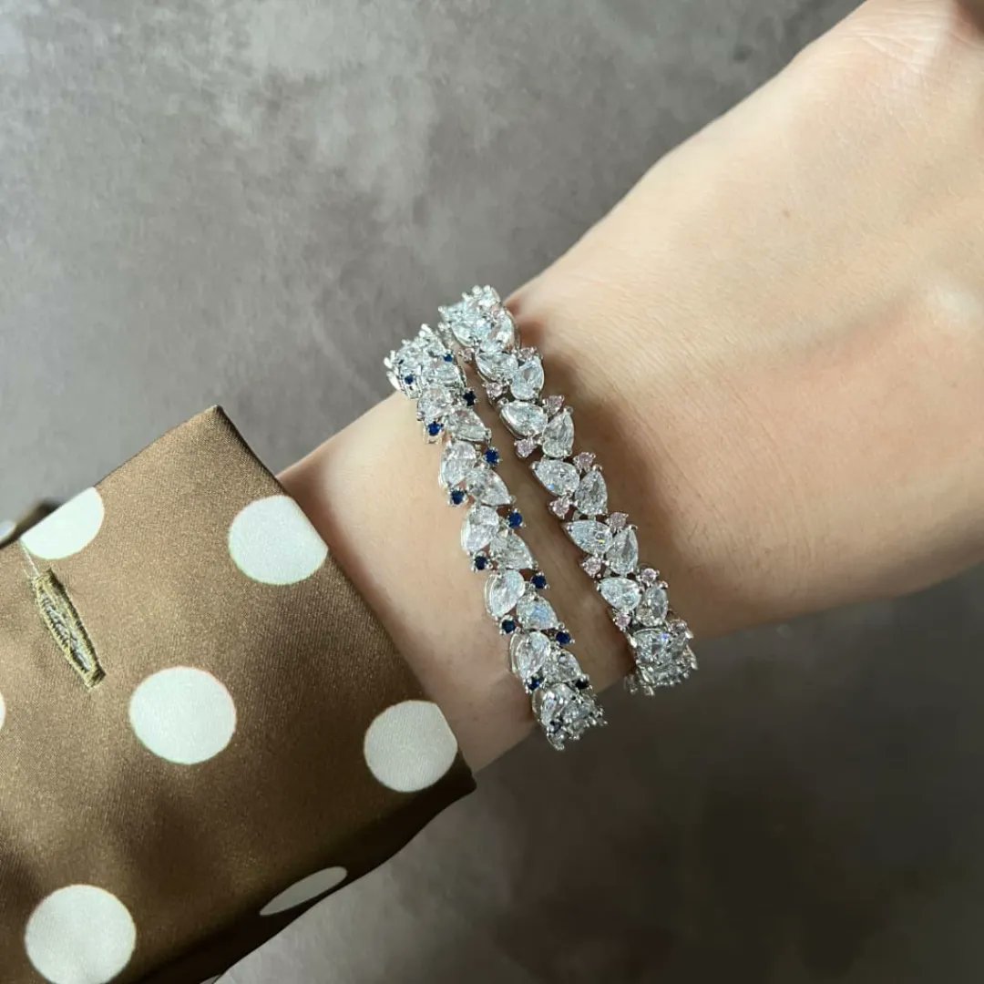 AndNoor3's tweet photo. Save this post for your future wedding jewellery choices, to sparkle in these handcrafted bracelets by Mozaati 💎 ✨ 

#shineandsparkle https://t.co/1OE8uZRssm