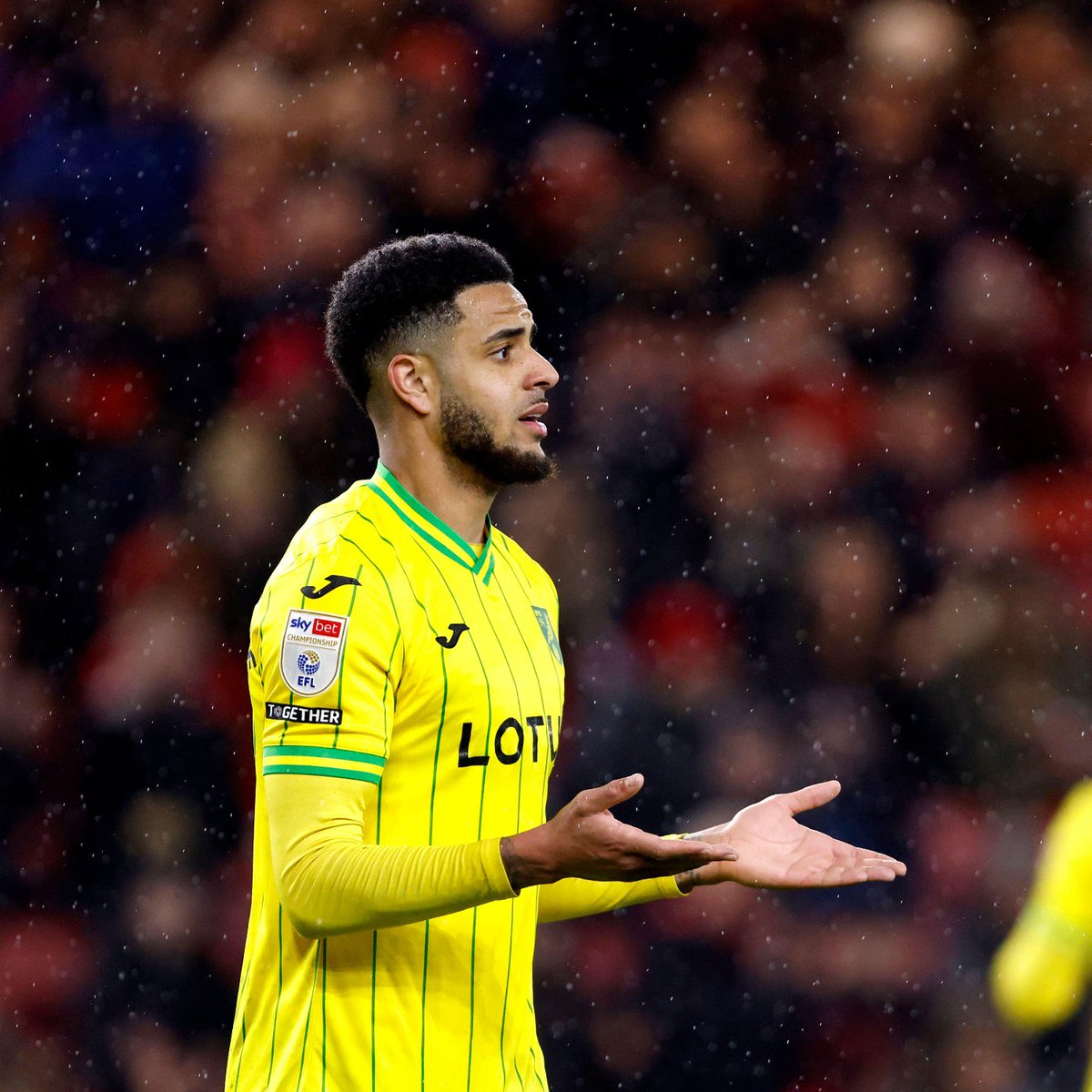 𝗘𝗫𝗖𝗟𝗨𝗦𝗜𝗩𝗘: 🚨

AC Milan are looking at making a shock summer swoop for Norwich City defender Andrew Omobamidele, TEAMtalk understands 🤯🟡

#OTBC #EFL #NorwichCity #ACMilan