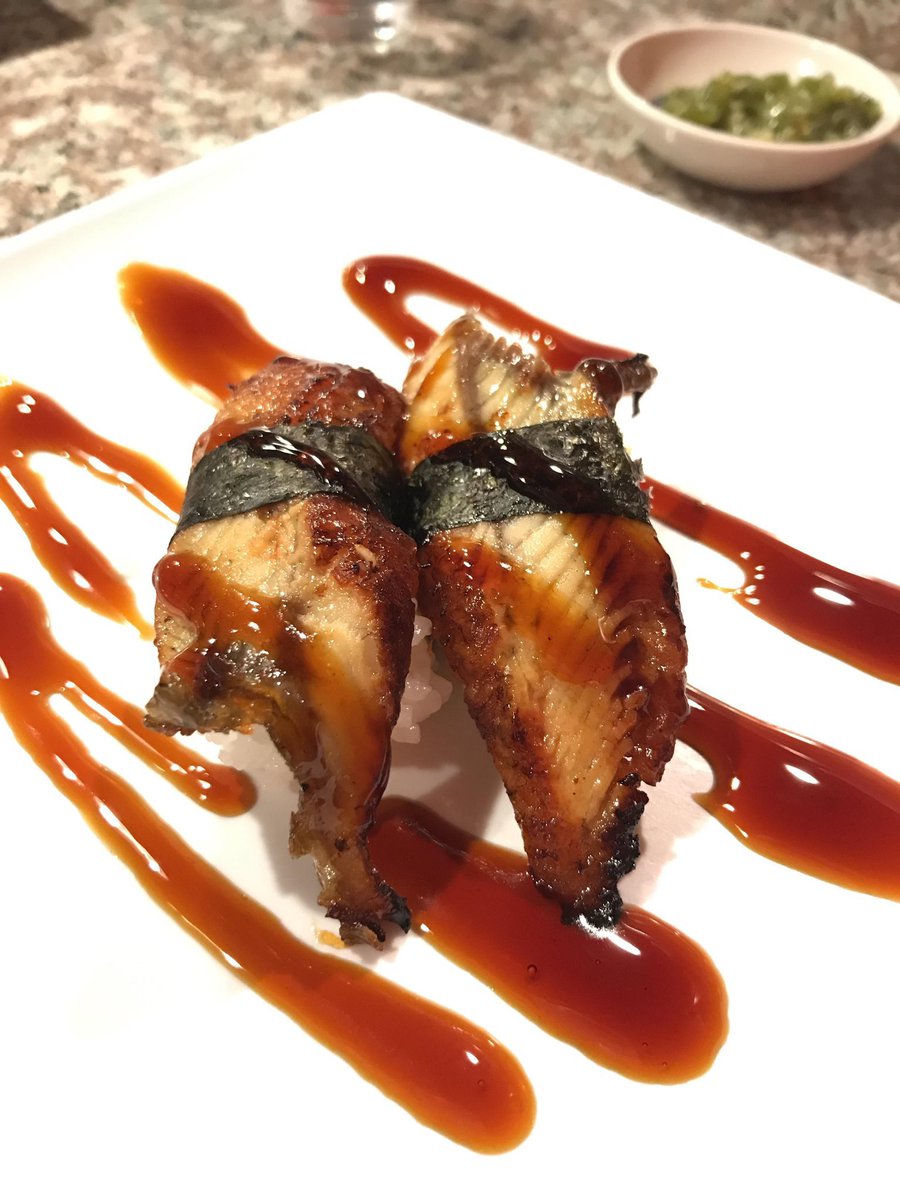 PhilipH12209709's tweet image. To @markcharnock #Chef MARLON #Woolpack #actor from #pub @emmerdale #Emmerdale #VillageWonders tell @HordleyJeff CAIN #dingle to go #fishing for eels for Unagi Eel #sushi at pub for #chefs bet ZAK would love some eels old school boy eels where popular back then like my parents