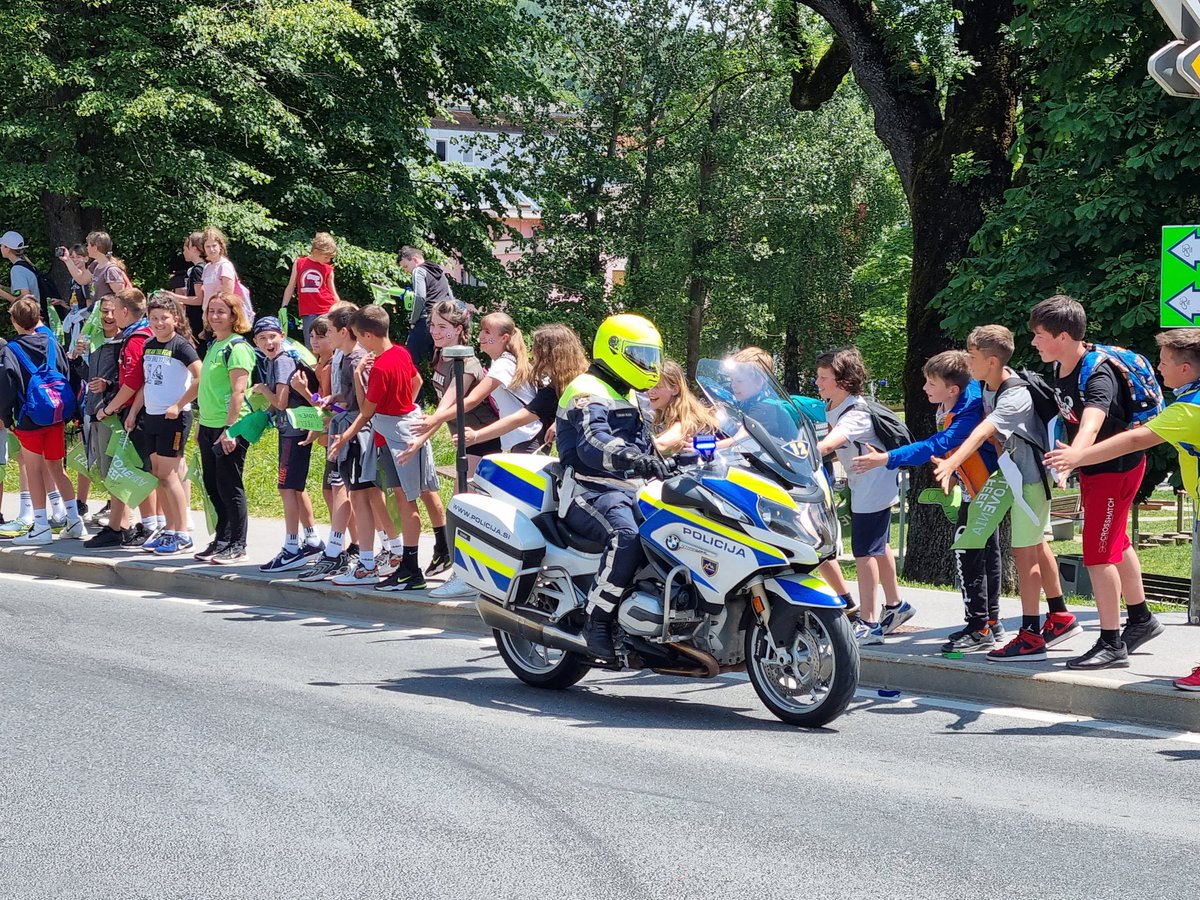 aandrejt's tweet photo. V pričakovanju @TourOfSlovenia #postojna #gasilci #reditelji #first #pass #race https://t.co/R35Yo3k4gl