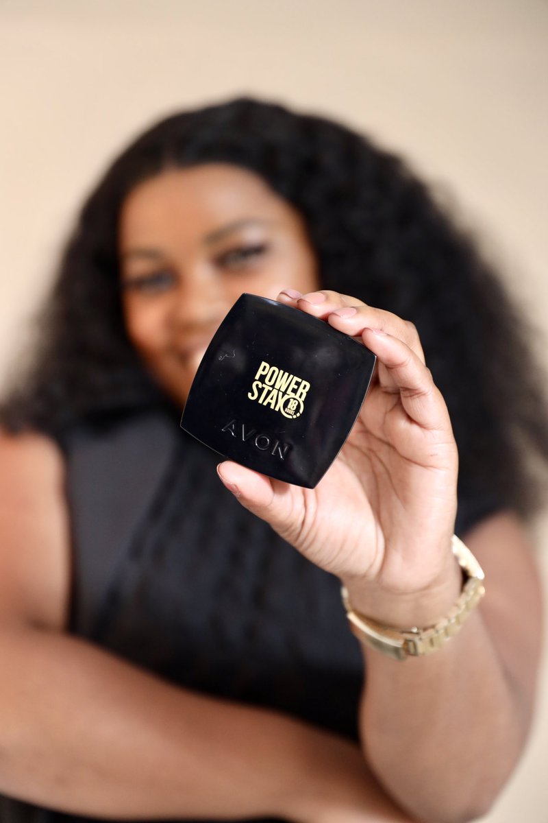 thuli_sandileSA's tweet photo. Introducing the New Avon Power Stay 3-in-1 Foundation😍 A perfect Cream-To-Powder combination… I’m obsessed😍 #CreamToPowderPower #PowerStay #ChooseAvon #Avon #CreamToPowderFoundation 
@AvonSouthAfrica https://t.co/dUQVvBRtG5