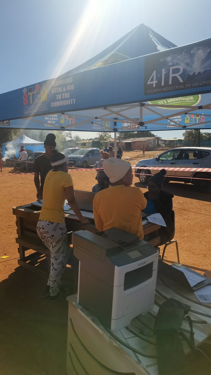 @Lesufi Ispani applications underway in Cosmo City Multipurpose Centre and Itsoseng Sports ground #SiyafundaCTC #NasiIspani #Gautengjobs #GrowingGautengTogether #YouthDay