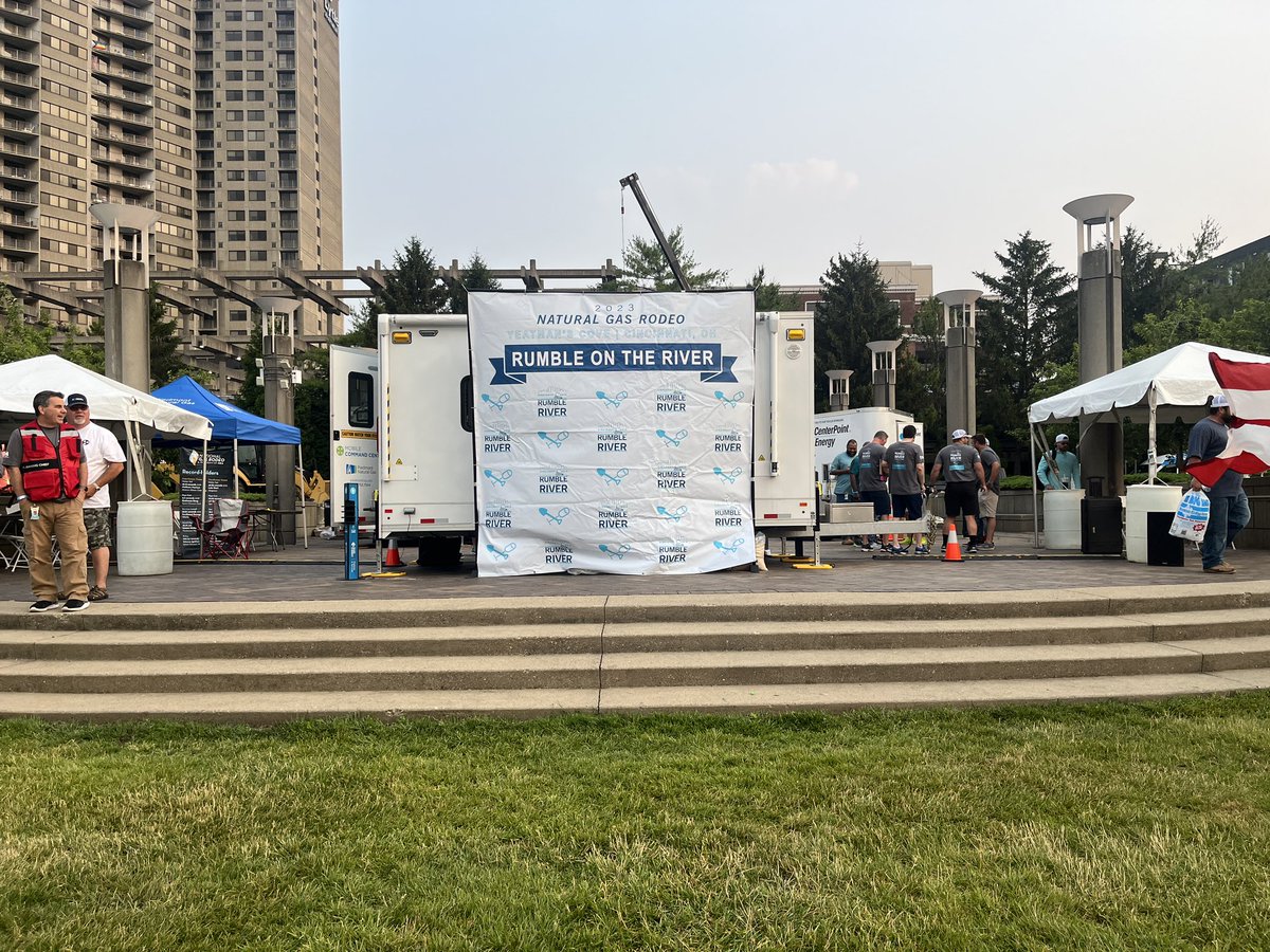 SallyThelen's tweet image. Let’s get ready to rumble on the river!! The @DukeEnergy Natural Gas Rodeo is about to get underway at Yeatman’s Cove park. 32 teams and 116 participants will compete in skills challenges. Competitors are judged on speed, agility and most importantly attention to safety.
