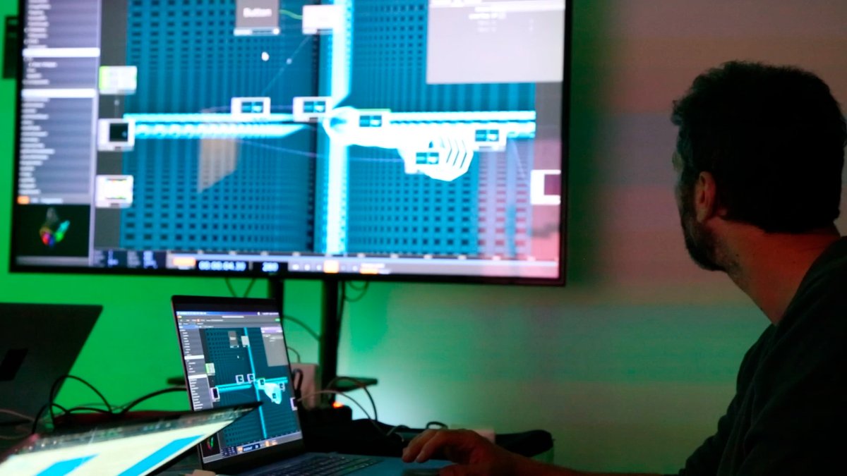 flxer's tweet photo. #Videomapping #Workshop by @FLxER_av
June 16-17 20:00 at Vafpal - Ramallah - Palestine in collaboration with @Medrar.
#avnode #AVPerformance #DigitalArt #electronicmusic #interactiondesign #creativecoding #vjing #audiovisual #vj #audiovisualart #electronicsart #videomapping https://t.co/HReYK43Wld