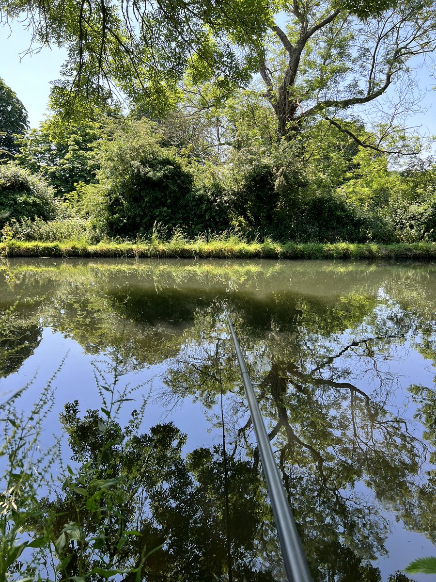 Angling_JB's tweet photo. Back out on the bank today 🎣 #CoarseFishing #Angling #TightLines #Fishing #FlatCapAngler https://t.co/IABTA0oR8q
