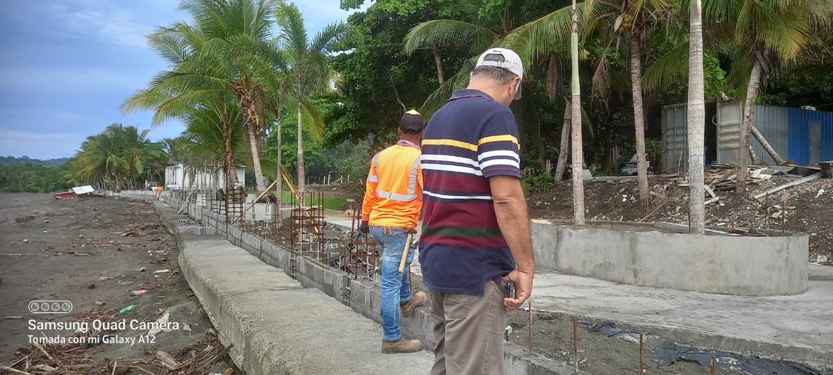 AlcaldiadeBaru's tweet photo. El Alcalde Marcos Beitia Staff,  éste jueves, realizó una inspección en el lugar de los trabajos del proyecto Cinta Costera de Barú.  Seguimos trabajando con pasion por nuestro pueblo, ya es un compromiso adquirido. https://t.co/q4rrvSkmcY